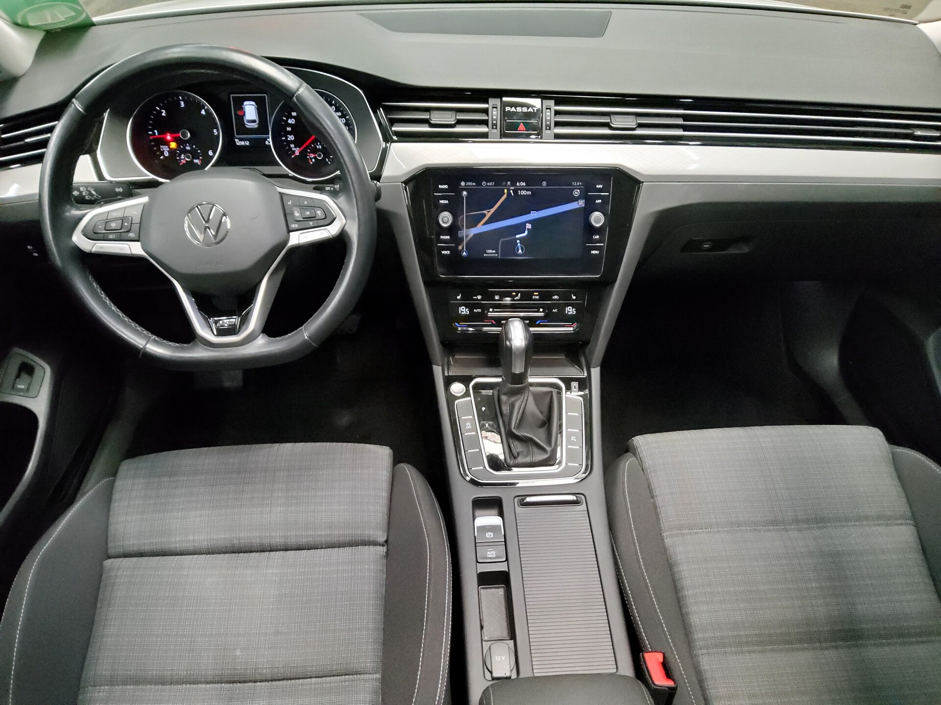 Volkswagen Passat Var. 2.0 TDI R-Line Navi LED Pano ACC 5