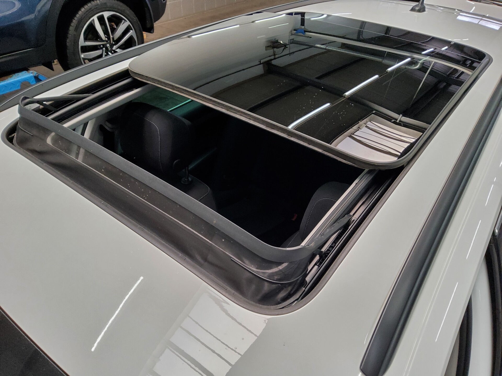 Volkswagen Passat Var. 2.0 TDI R-Line Navi LED Pano ACC 13