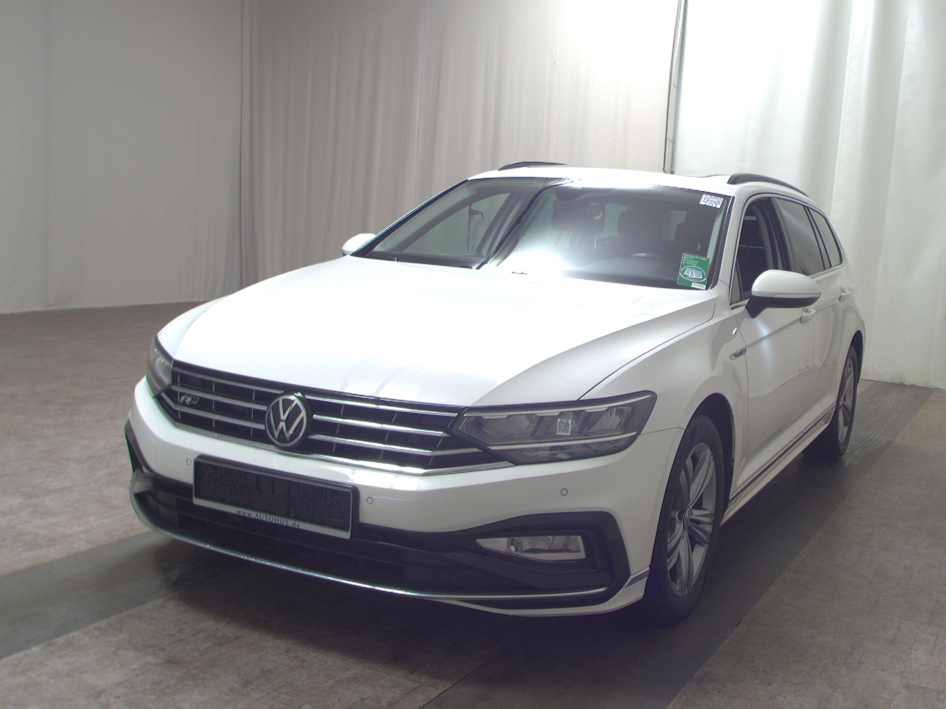 Volkswagen Passat Var. 2.0 TDI R-Line Navi LED Pano ACC 2
