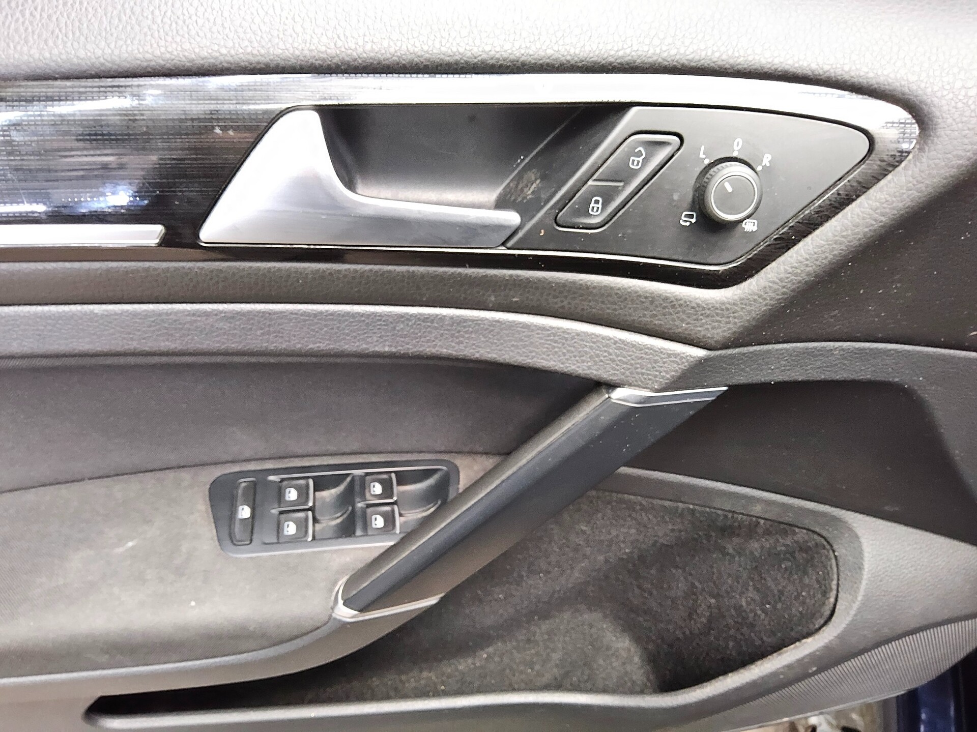 Volkswagen Golf-7 Var. 2.0 TDI Highline DSG AHK ACC RfK 9