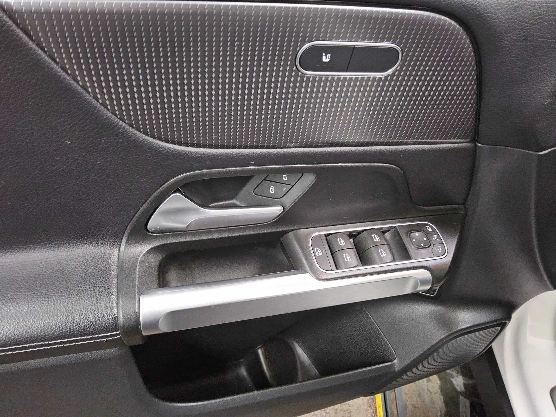 Mercedes-Benz GLB 200 d Progressive Navi AHK RfK LED Distr.+ 10