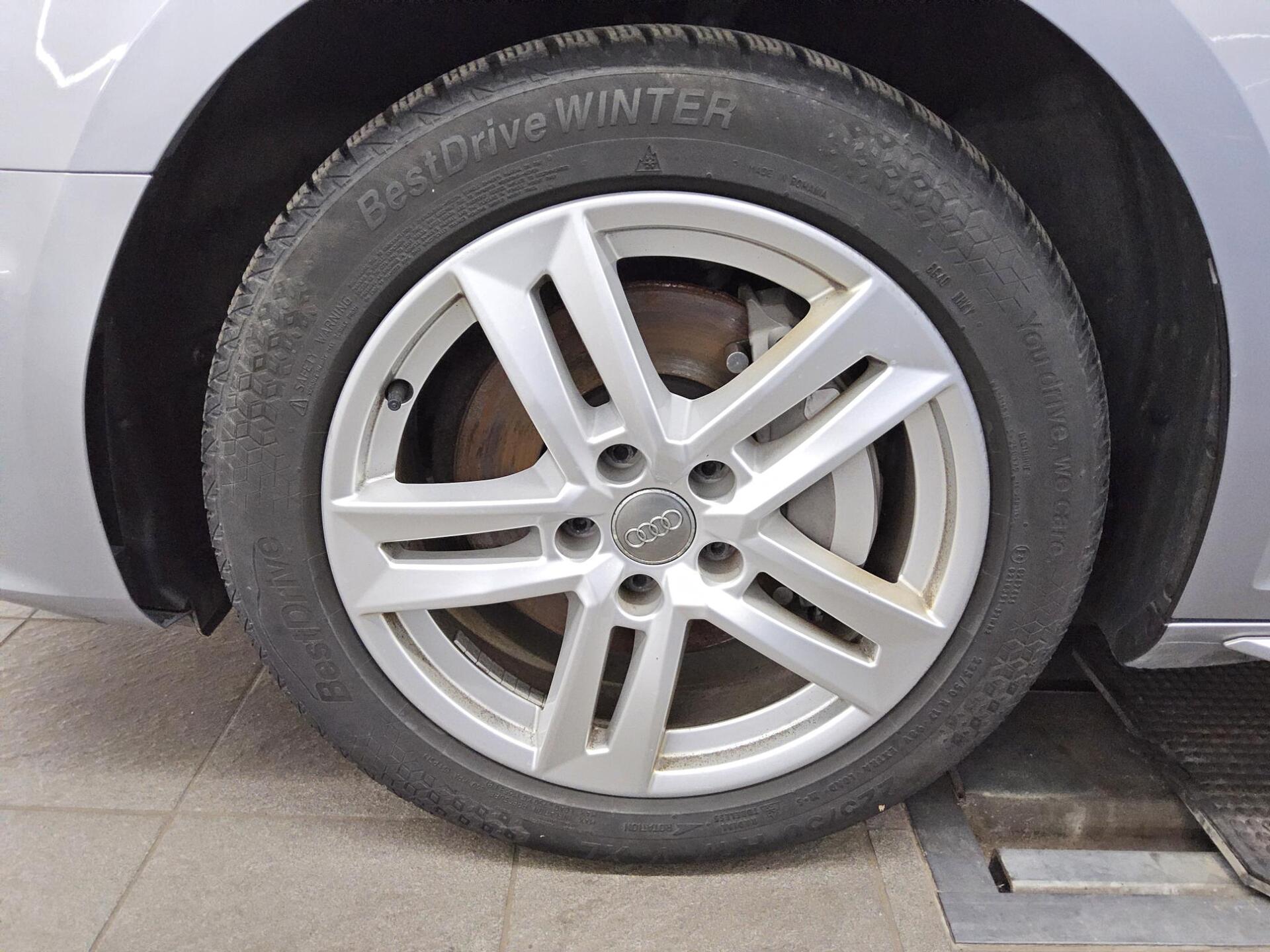 Audi A4 Avant 40 TDI S-Line Navi LED vc HuD Pano RFK 10