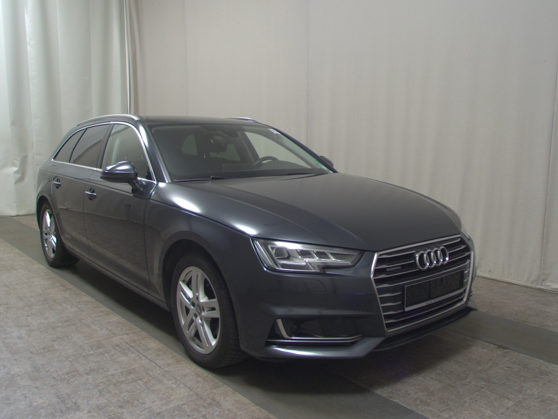 Audi A4 Avant 40 TDI Qu. design Navi LED vc Sound 3