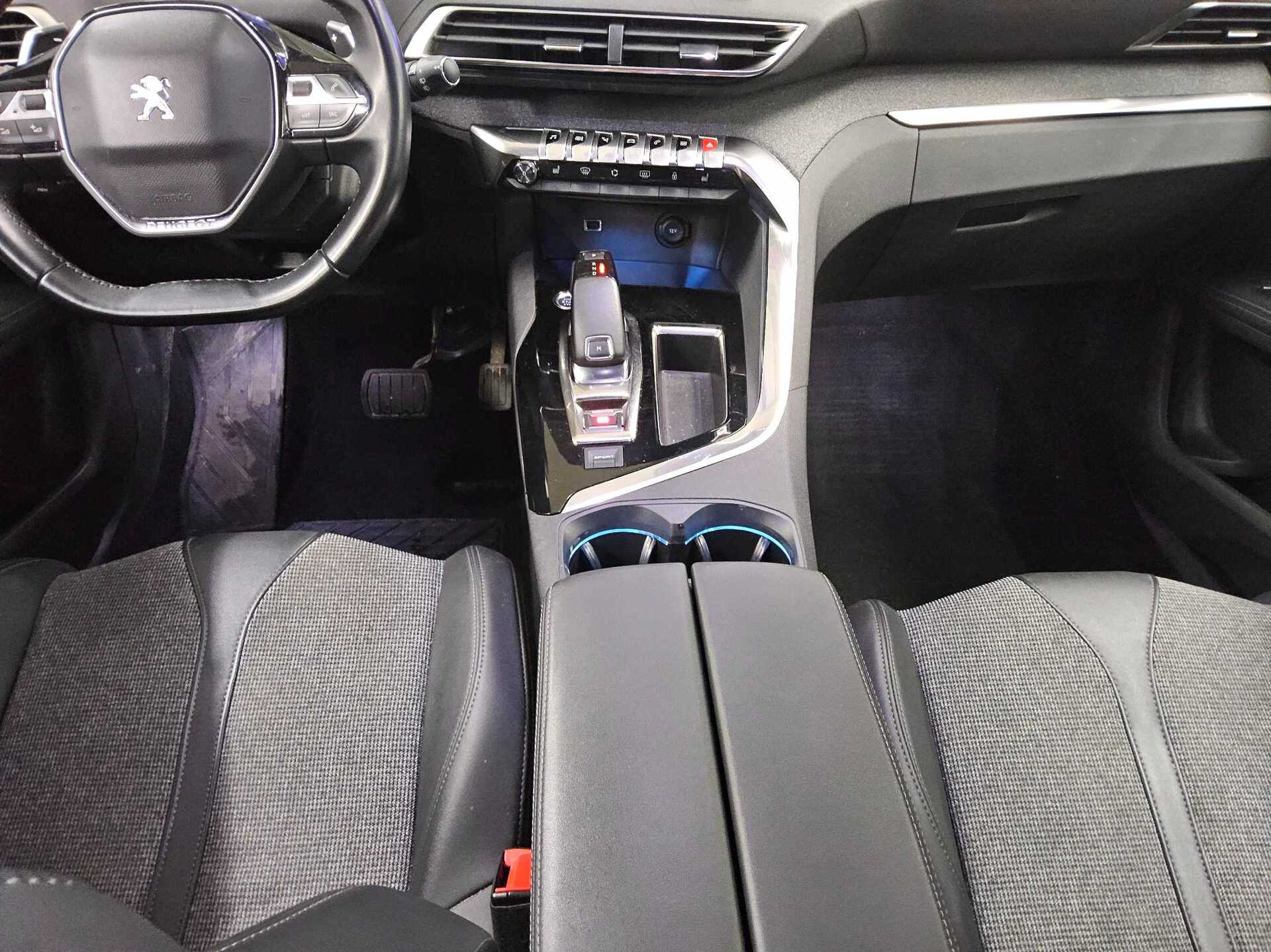 Peugeot 5008 1.5 BlueHDi 130 Allure 7-Sitzer AHK LED 6