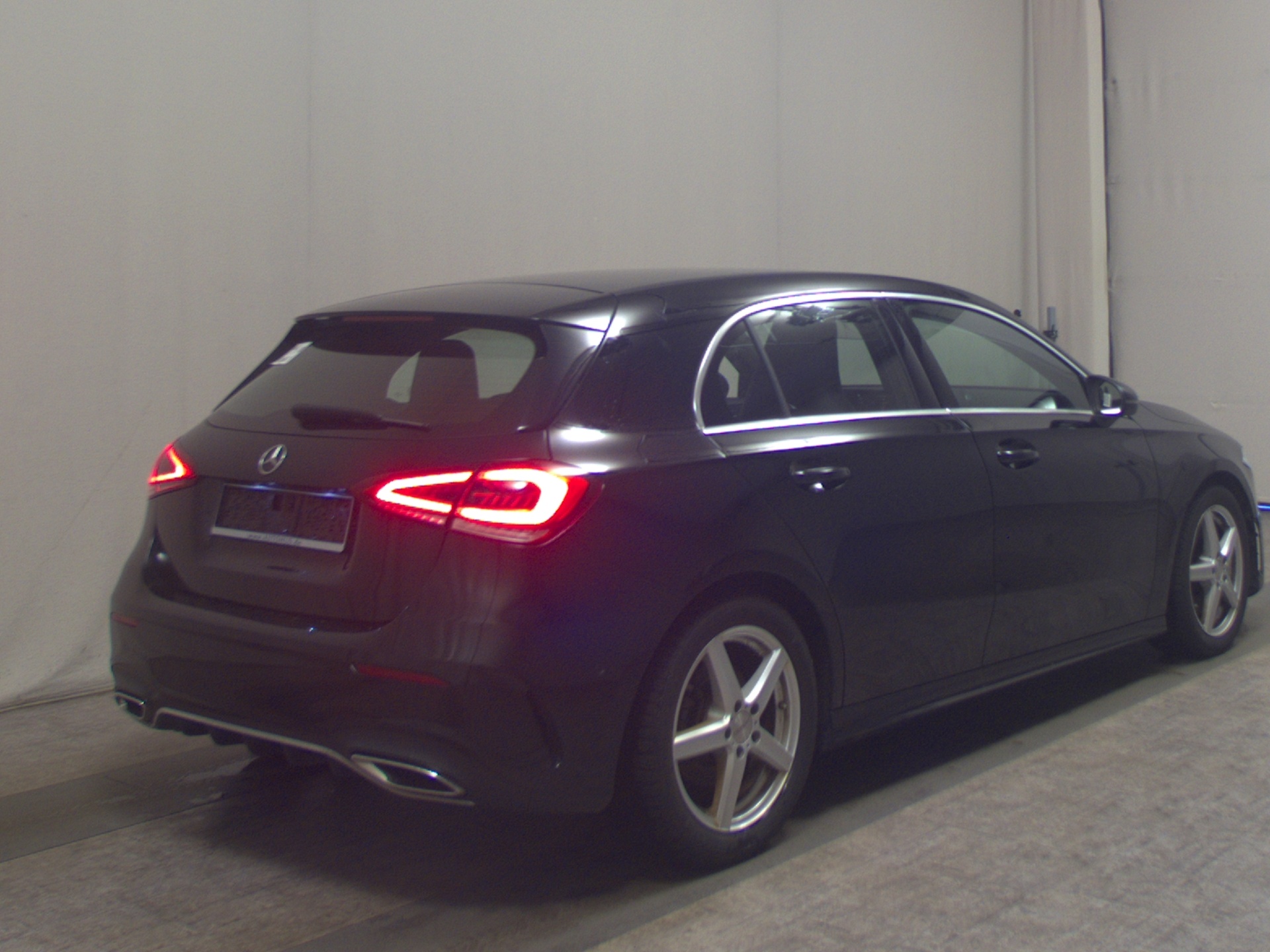 Mercedes-Benz A 220 d AMG-Line Navi LED Distronic+ Keyless 4