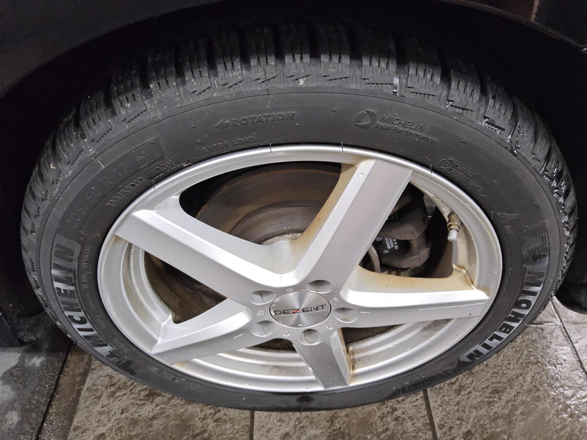 Mercedes-Benz A 220 d AMG-Line Navi LED Distronic+ Keyless 11