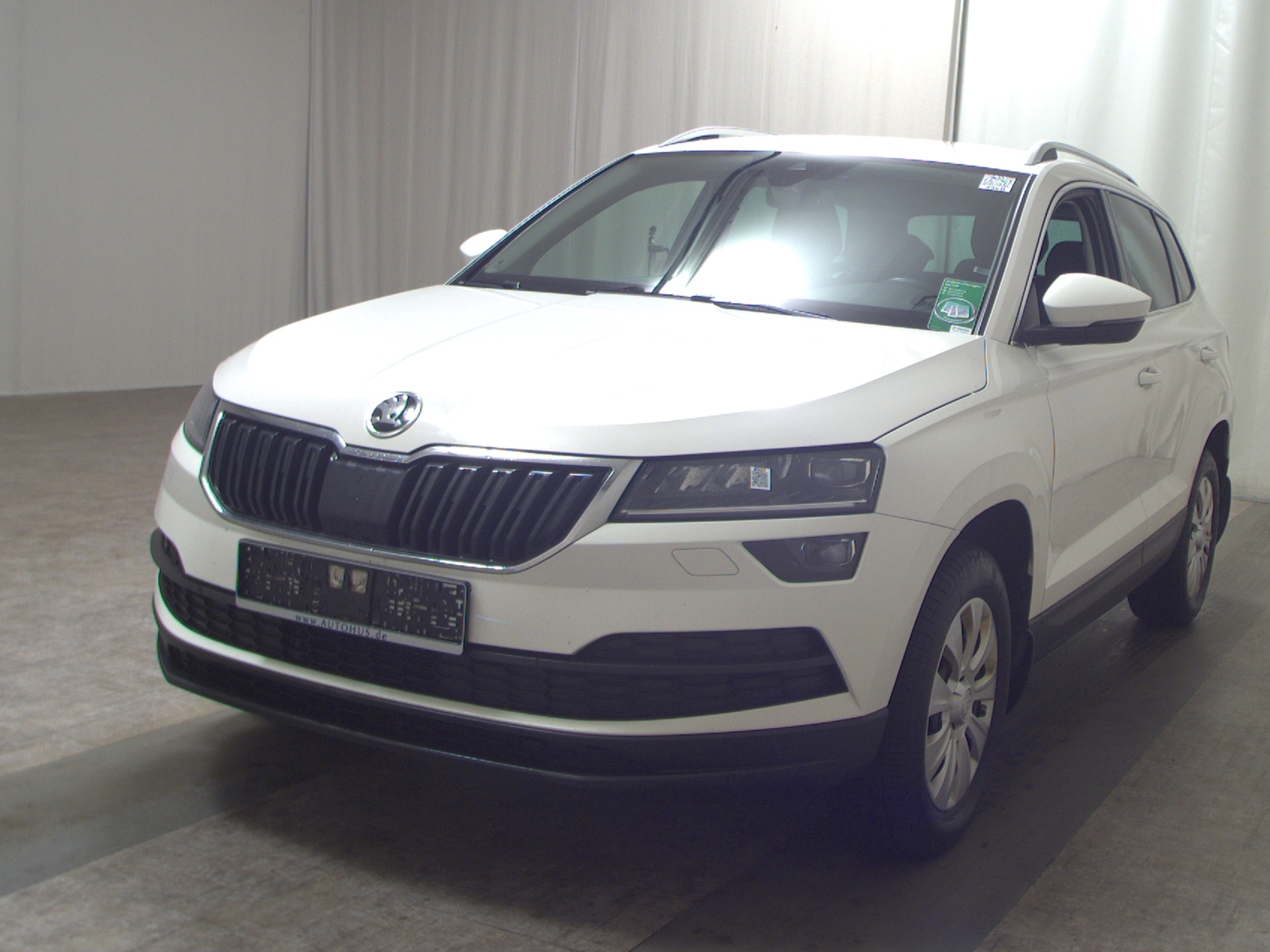 Skoda Karoq 2.0 TDI Style Navi AHK LED ACC 2