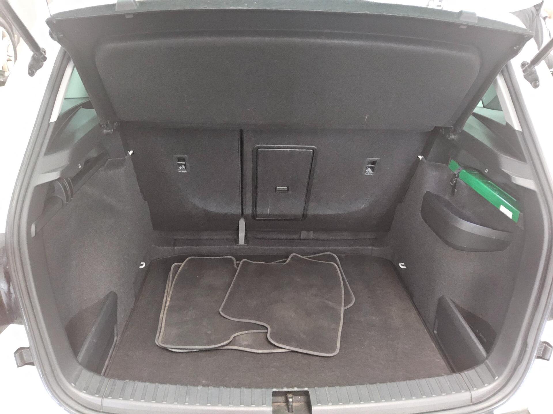 Skoda Karoq 2.0 TDI Style Navi AHK LED ACC 11