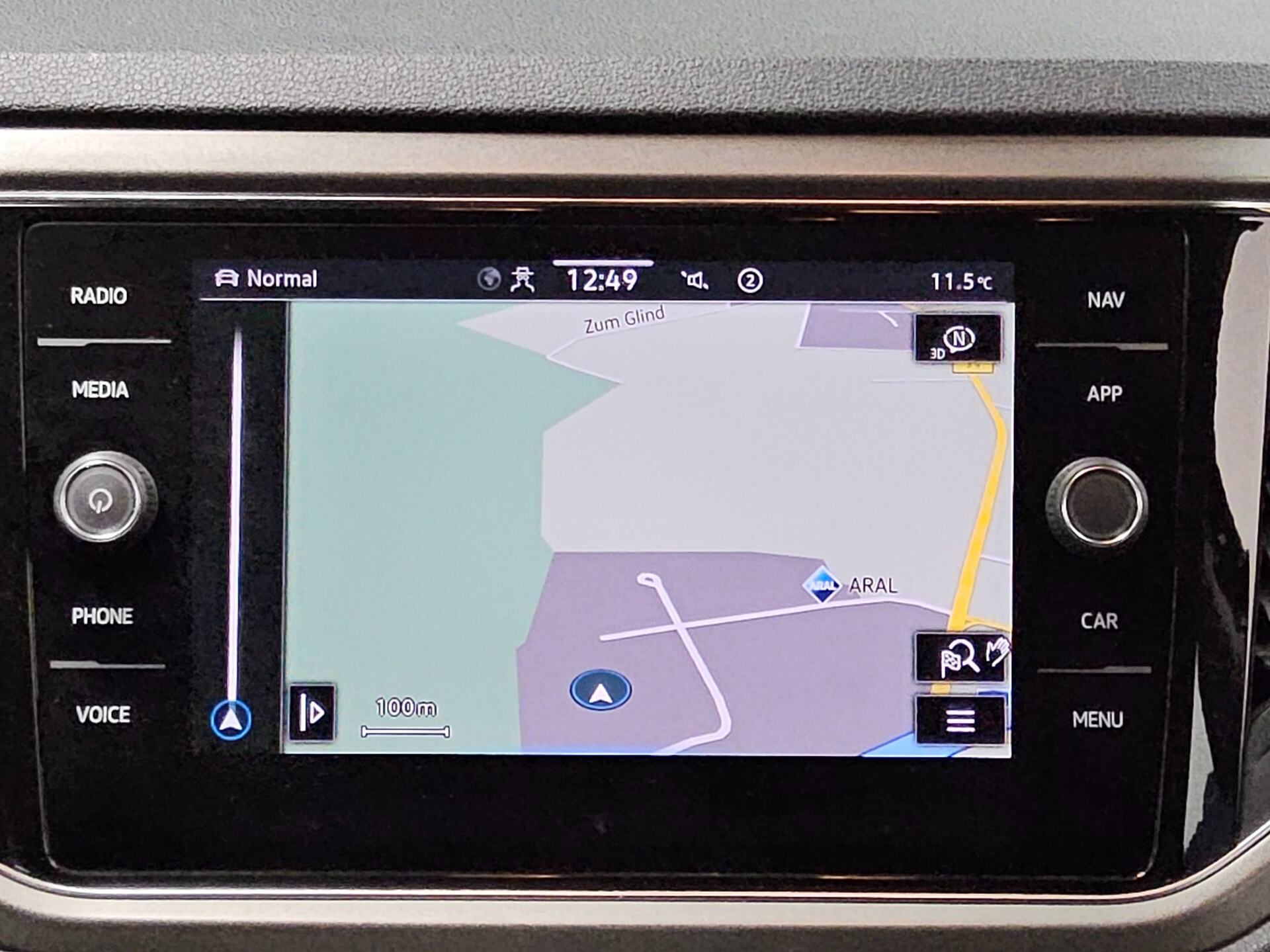 Volkswagen T-Roc 1.5 TSI Style Navi RfK SHZ AHK 7