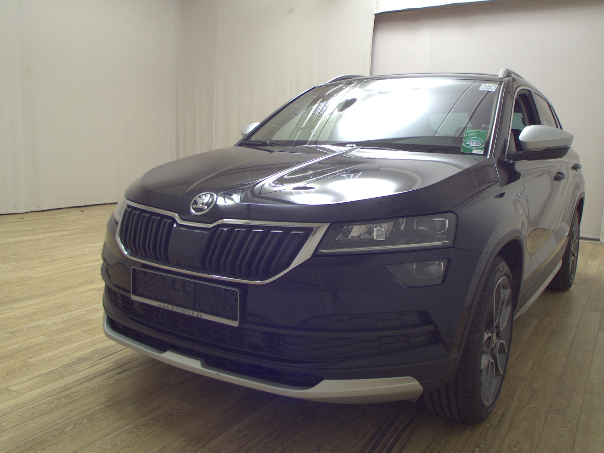 Skoda Karoq 2.0 TDI 4x4 Scout Navi LED Pano DCC AHK 2