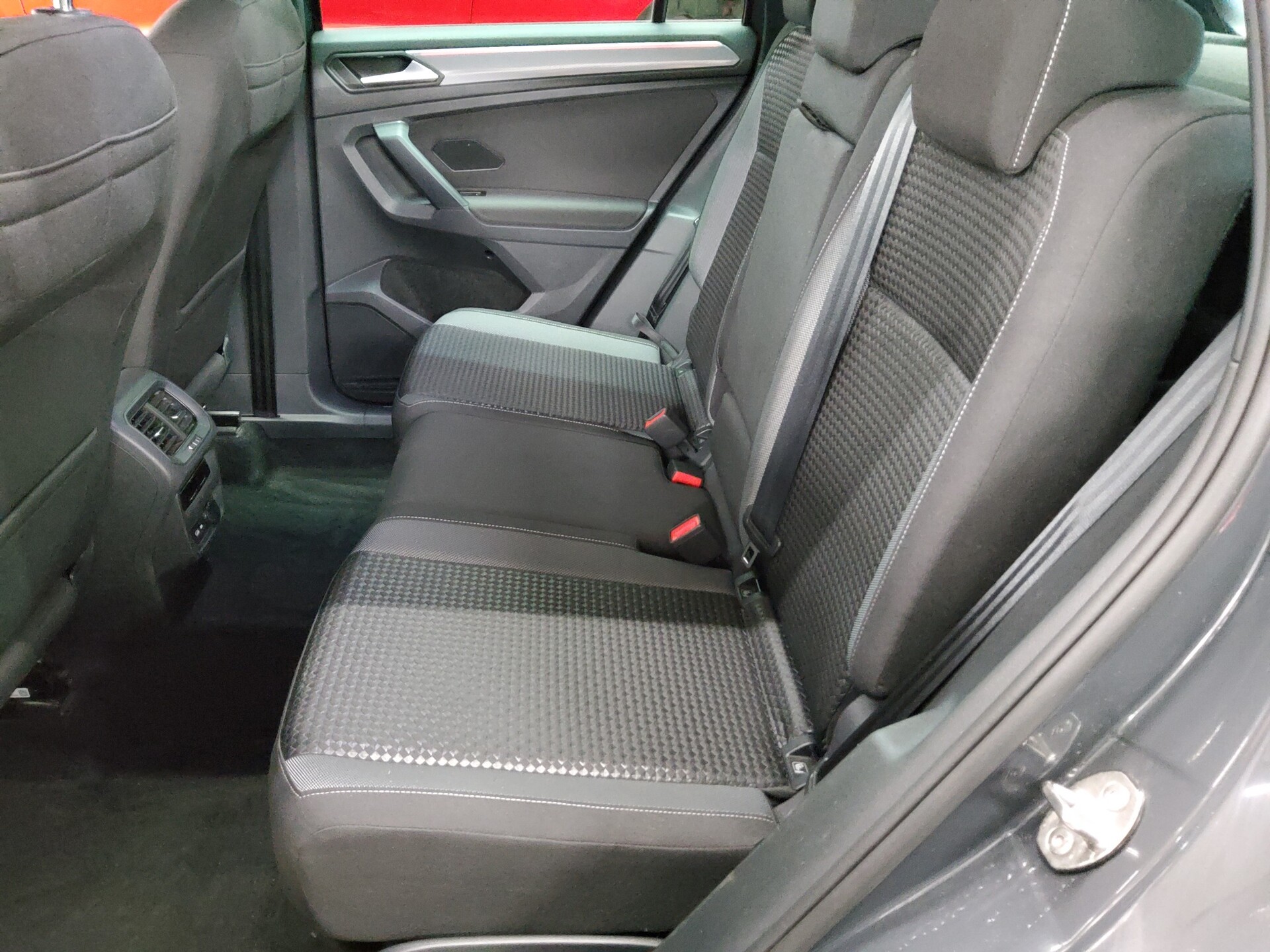 Volkswagen Tiguan 1.4 TSI eHybrid Active Navi LED AID RfK 13