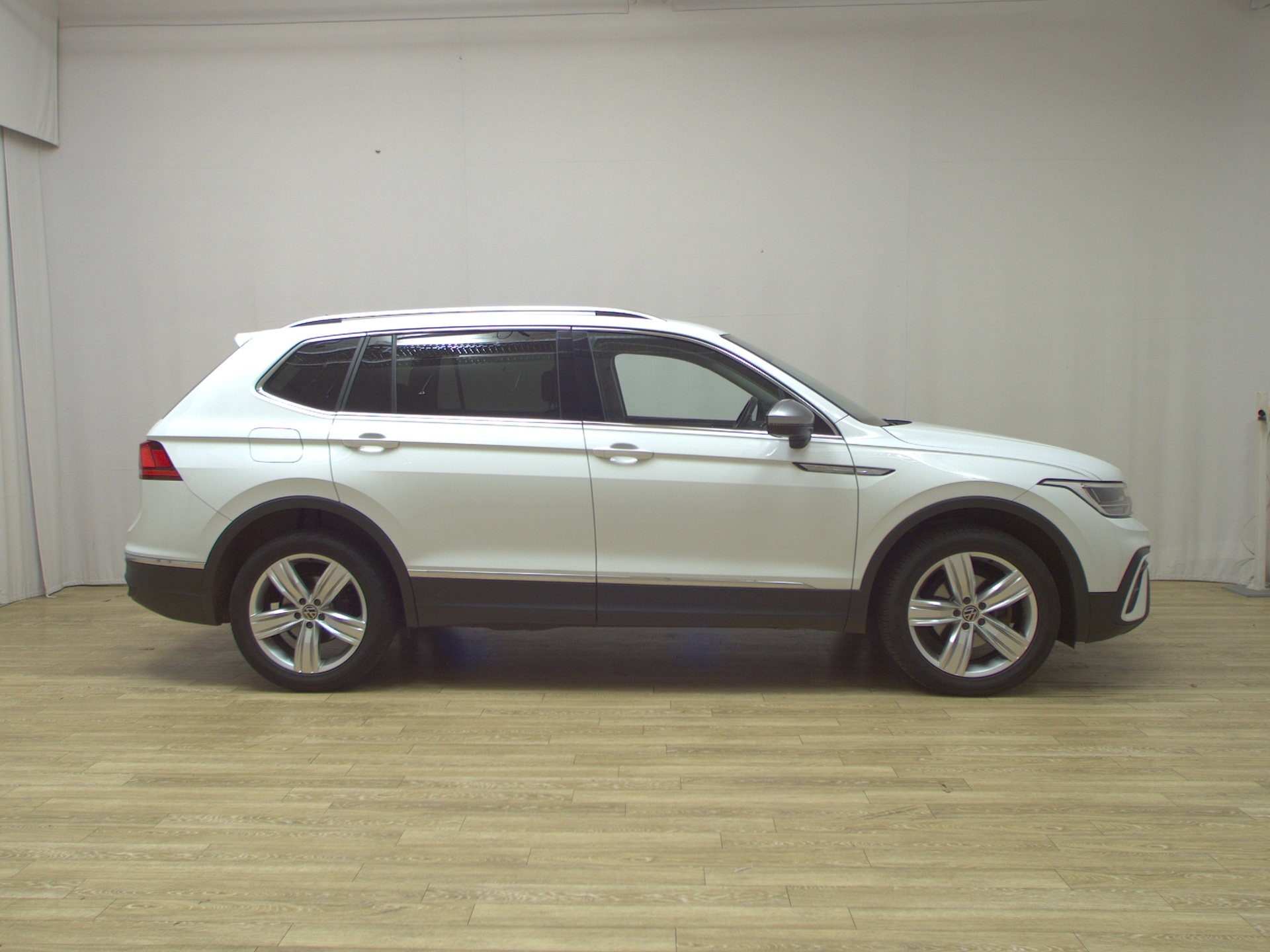 Volkswagen Tiguan Allspace 2.0 TDI Life Navi LED HuD AHK