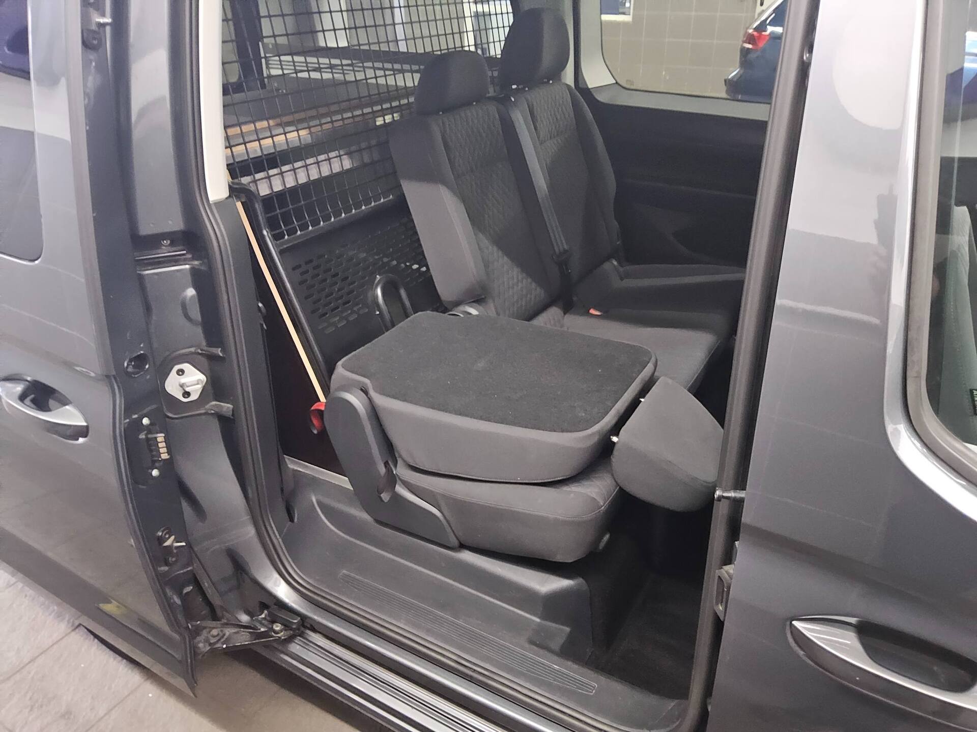 Volkswagen Caddy Maxi 2.0 TDI Life Navi LED ACC Shz PDC 13