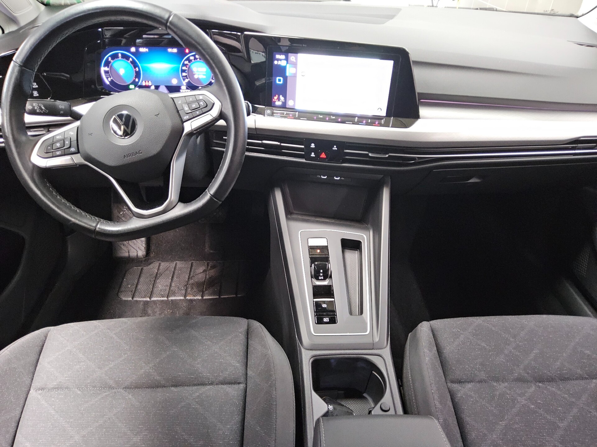 Volkswagen Golf-8 Var. 2.0 TDI Life Navi LED ACC HuD AHK 5