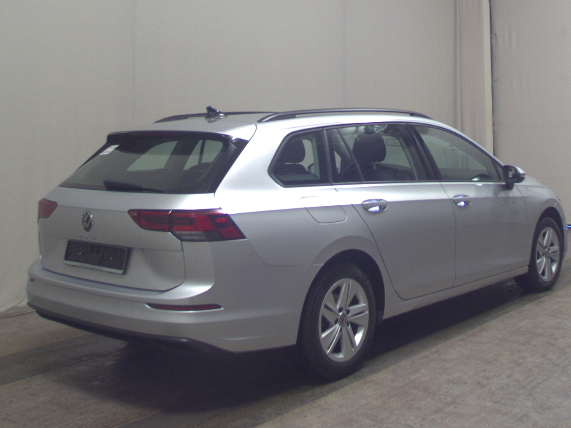 Volkswagen Golf-8 Var. 2.0 TDI Life Navi LED ACC HuD AHK 4