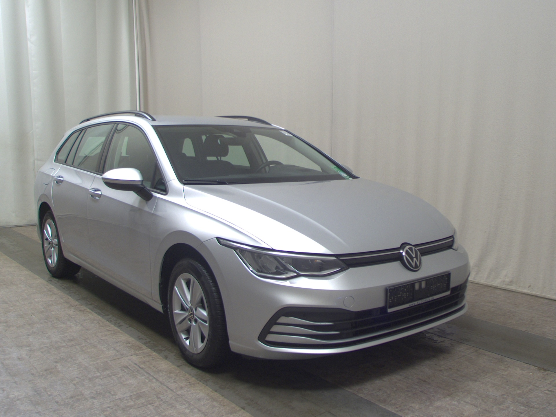 Volkswagen Golf-8 Var. 2.0 TDI Life Navi LED ACC HuD AHK 3