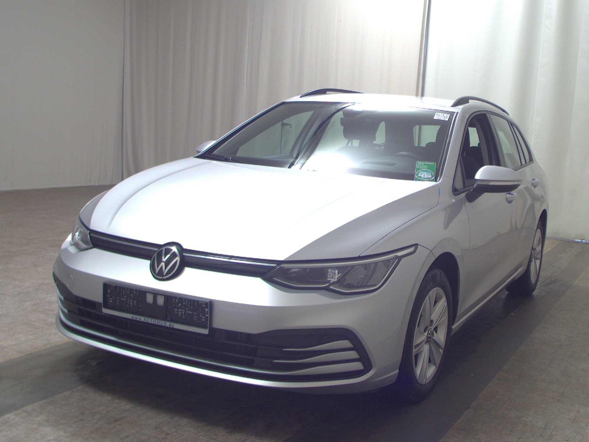 Volkswagen Golf-8 Var. 2.0 TDI Life Navi LED ACC HuD AHK 2