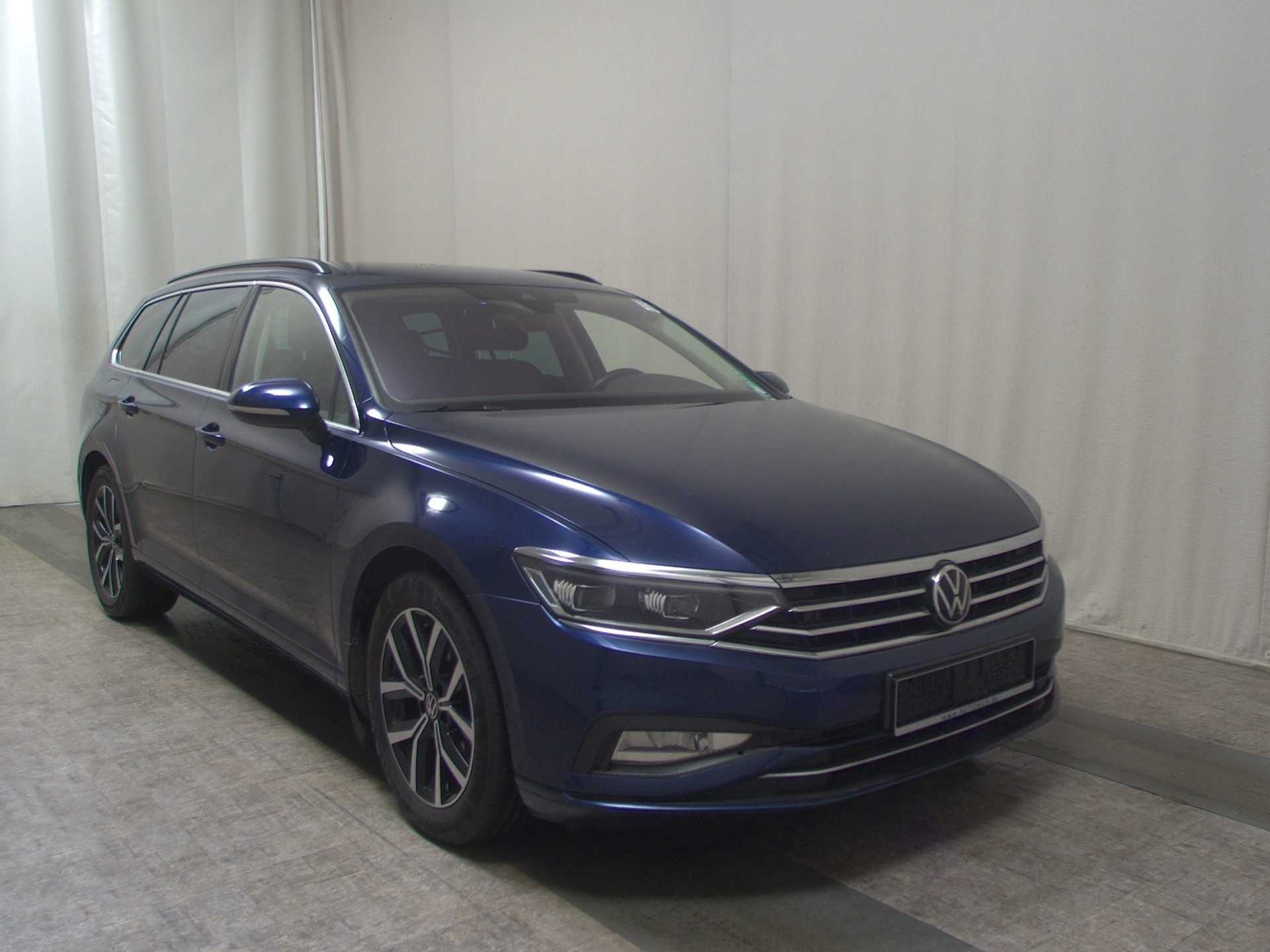 Volkswagen Passat Var. 2.0 TDI Business DCC Matrix StandHzg 3