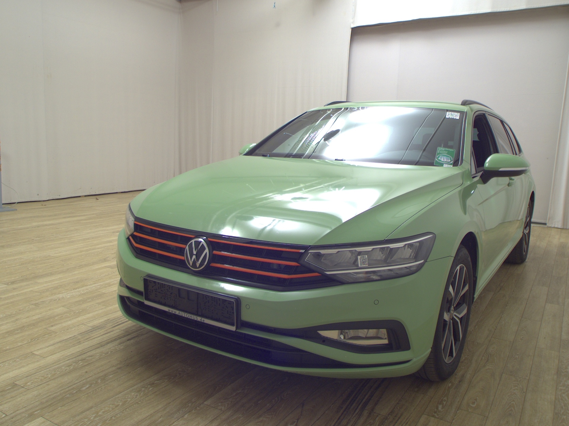 Volkswagen Passat Var. 2.0 TDI 4M Business Navi LED AHK RFK 2