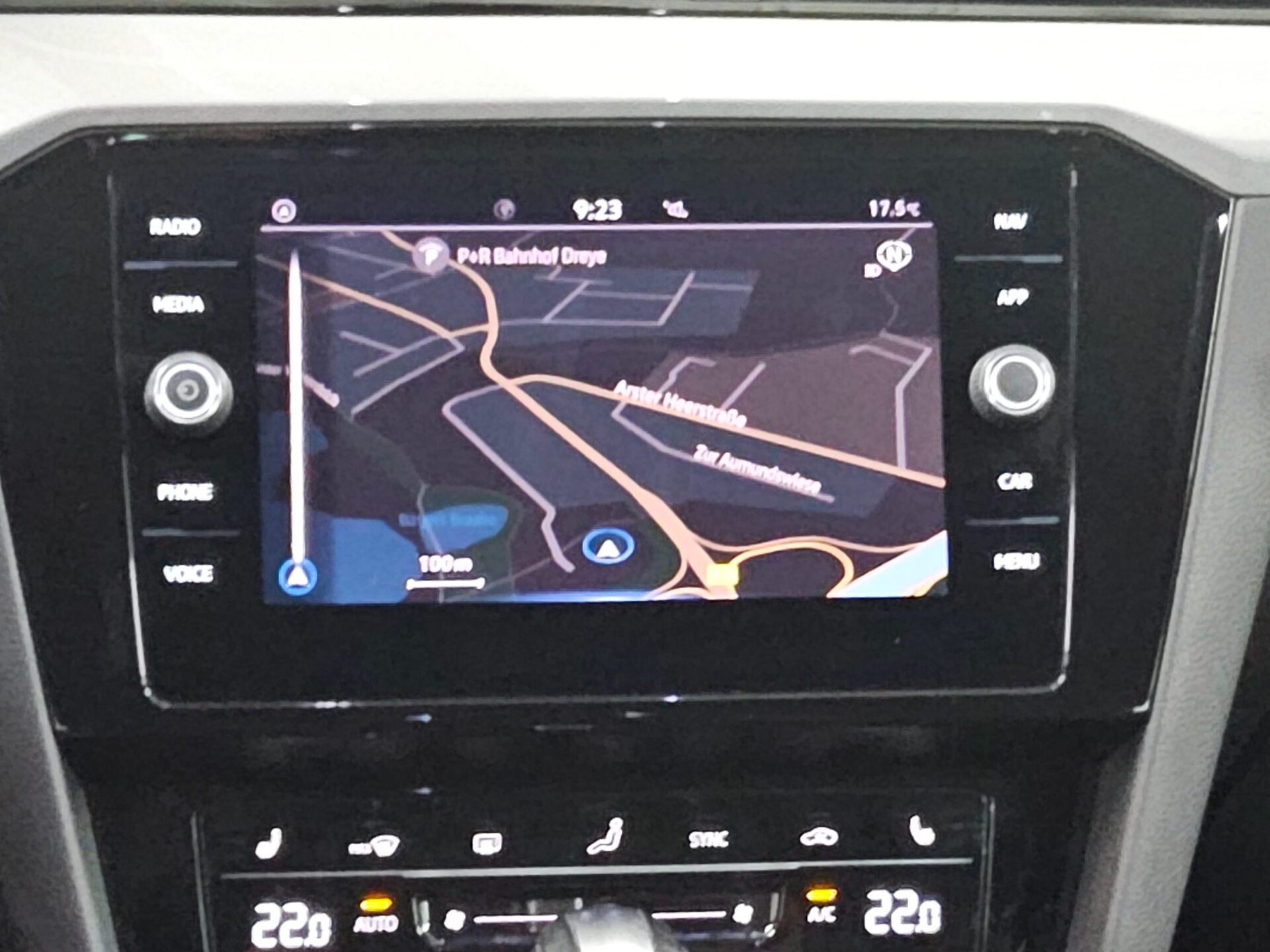 Volkswagen Passat Var. 2.0 TDI 4M Business Navi LED AHK RFK 7