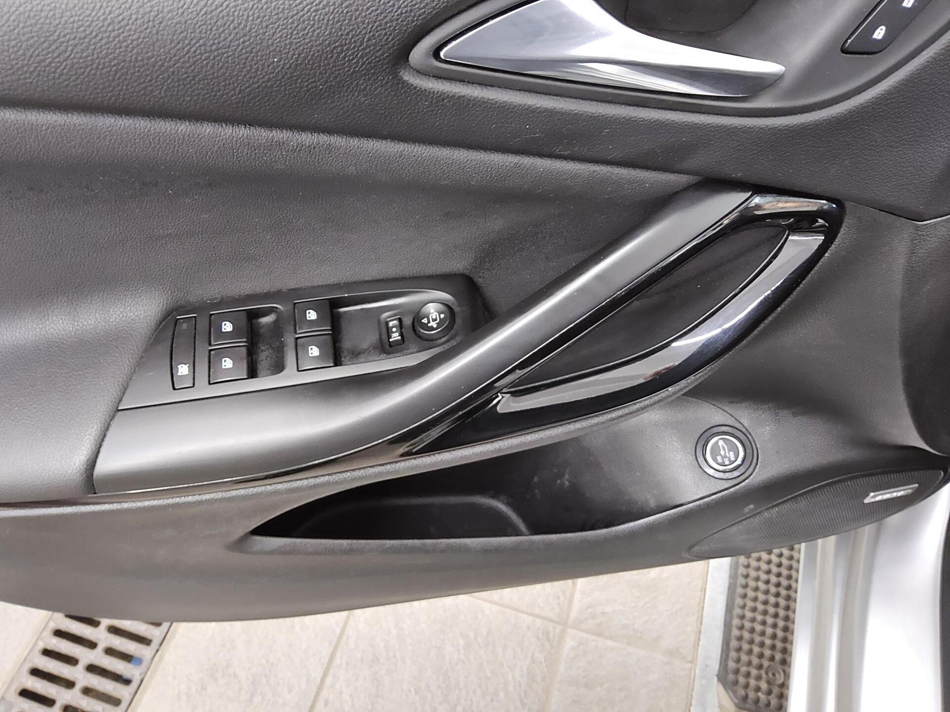 Opel Astra ST 1.5 D Business Ed. Navi BOSE GSD AHK 9