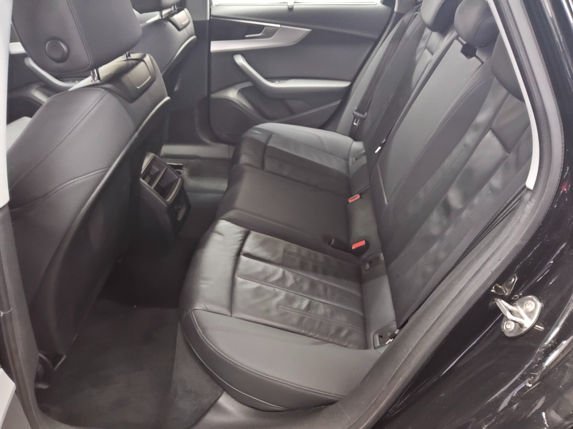 Audi A4 Avant 35 TDI Leder Navi+ LED Kamera 13