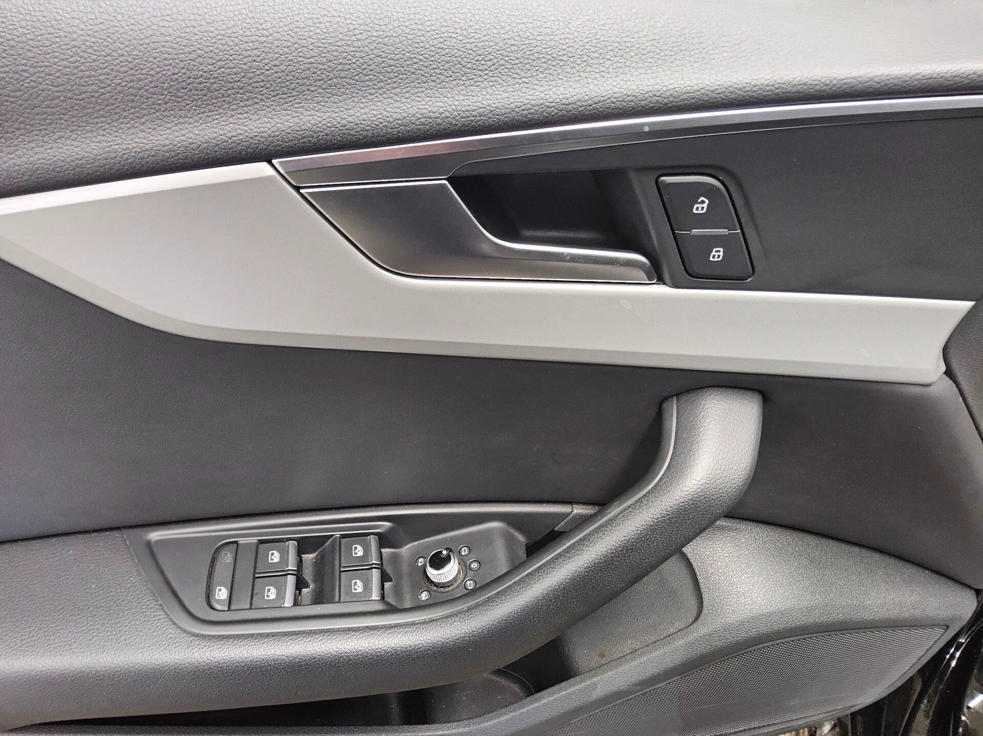 Audi A4 Avant 35 TDI Leder Navi+ LED Kamera 9