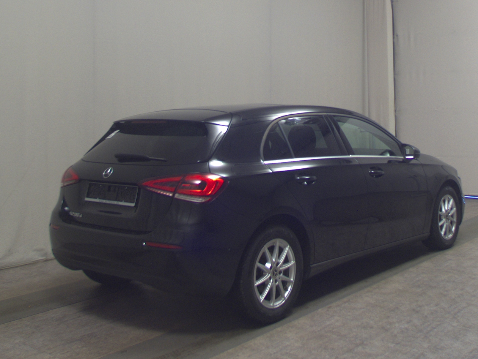 Mercedes-Benz A 200 d T-Leder Navi Pano LED Distr.+ 4