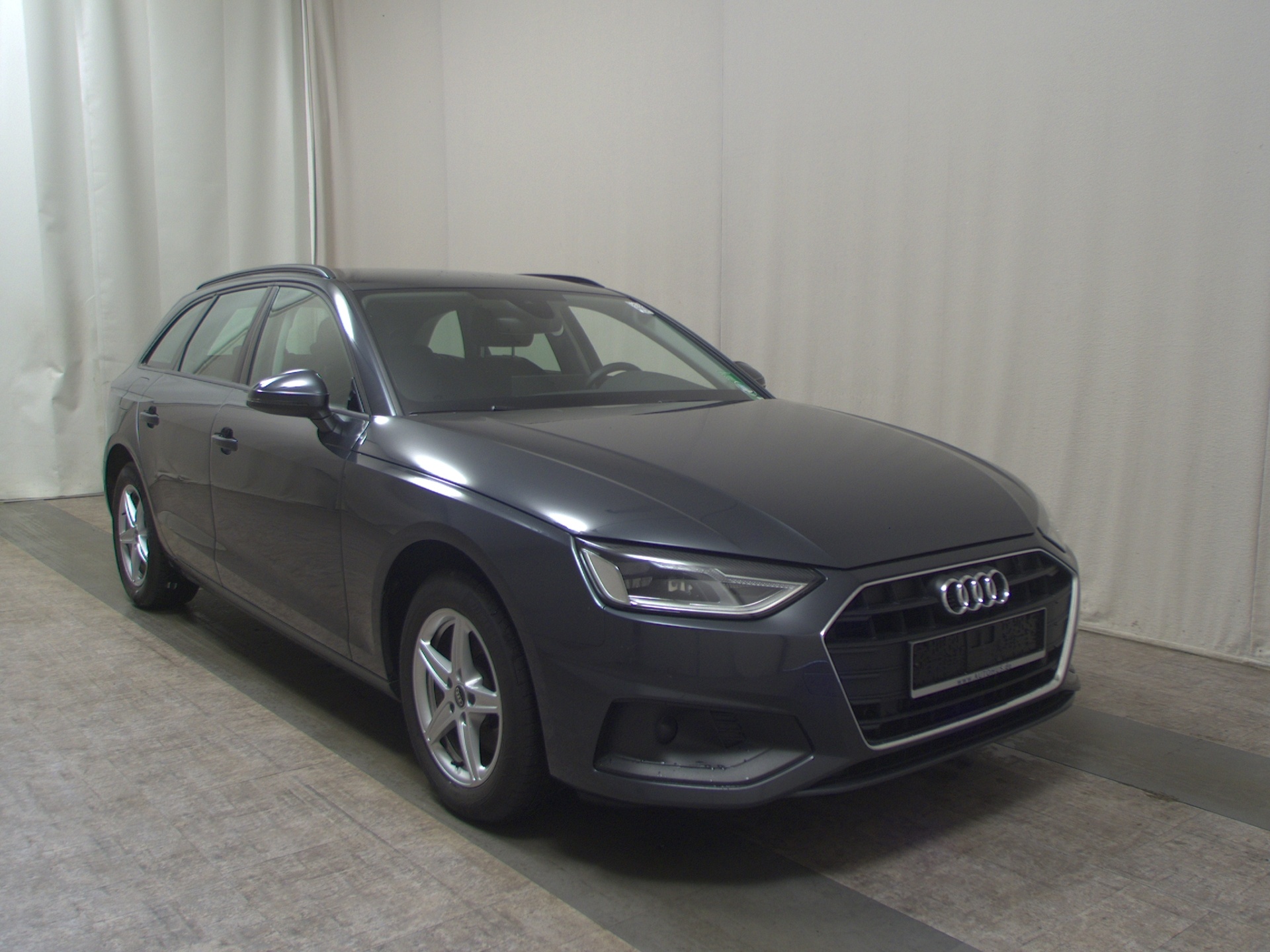 Audi A4 Avant 35 TDI Navi+ LED Sportsitze PDC Tempo 3