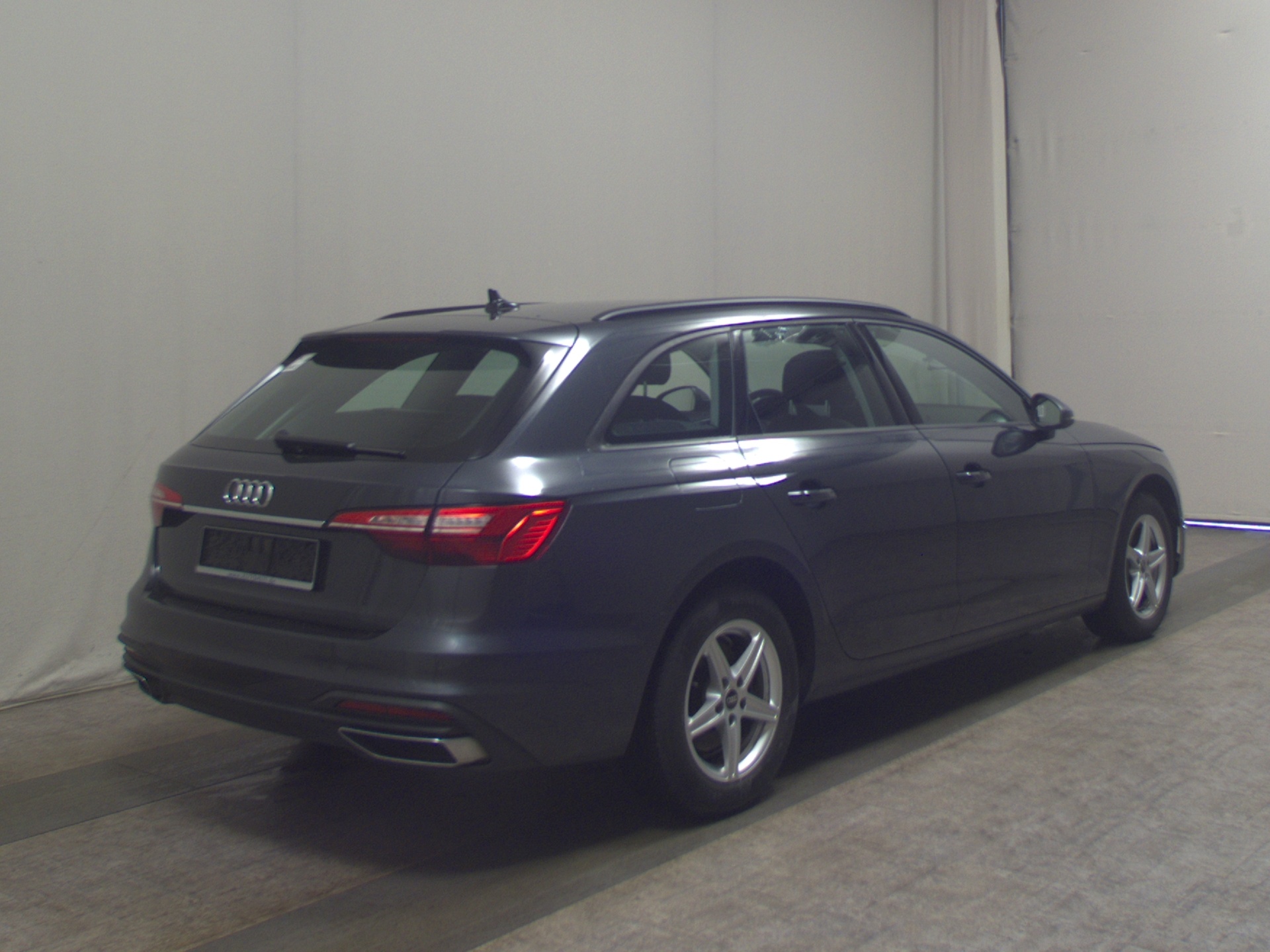 Audi A4 Avant 35 TDI Navi+ LED Sportsitze PDC Tempo 4