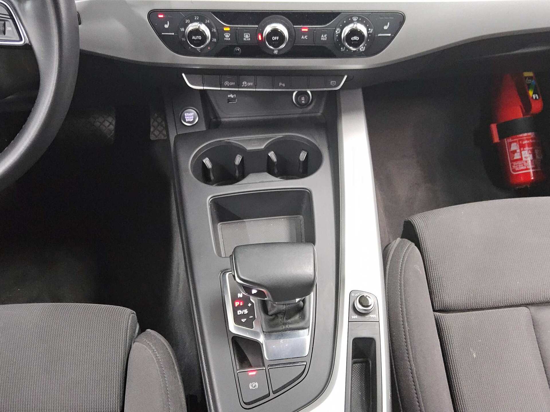 Audi A4 Avant 35 TDI Navi+ LED Sportsitze PDC Tempo 6