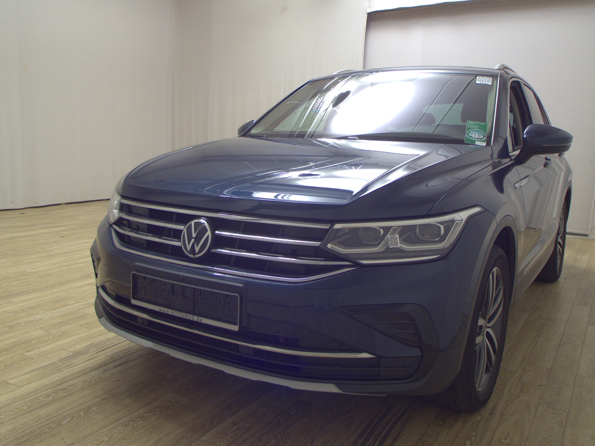 Volkswagen Tiguan 2.0 TDI 4M Elegance Navi AID Matrix Pano 2