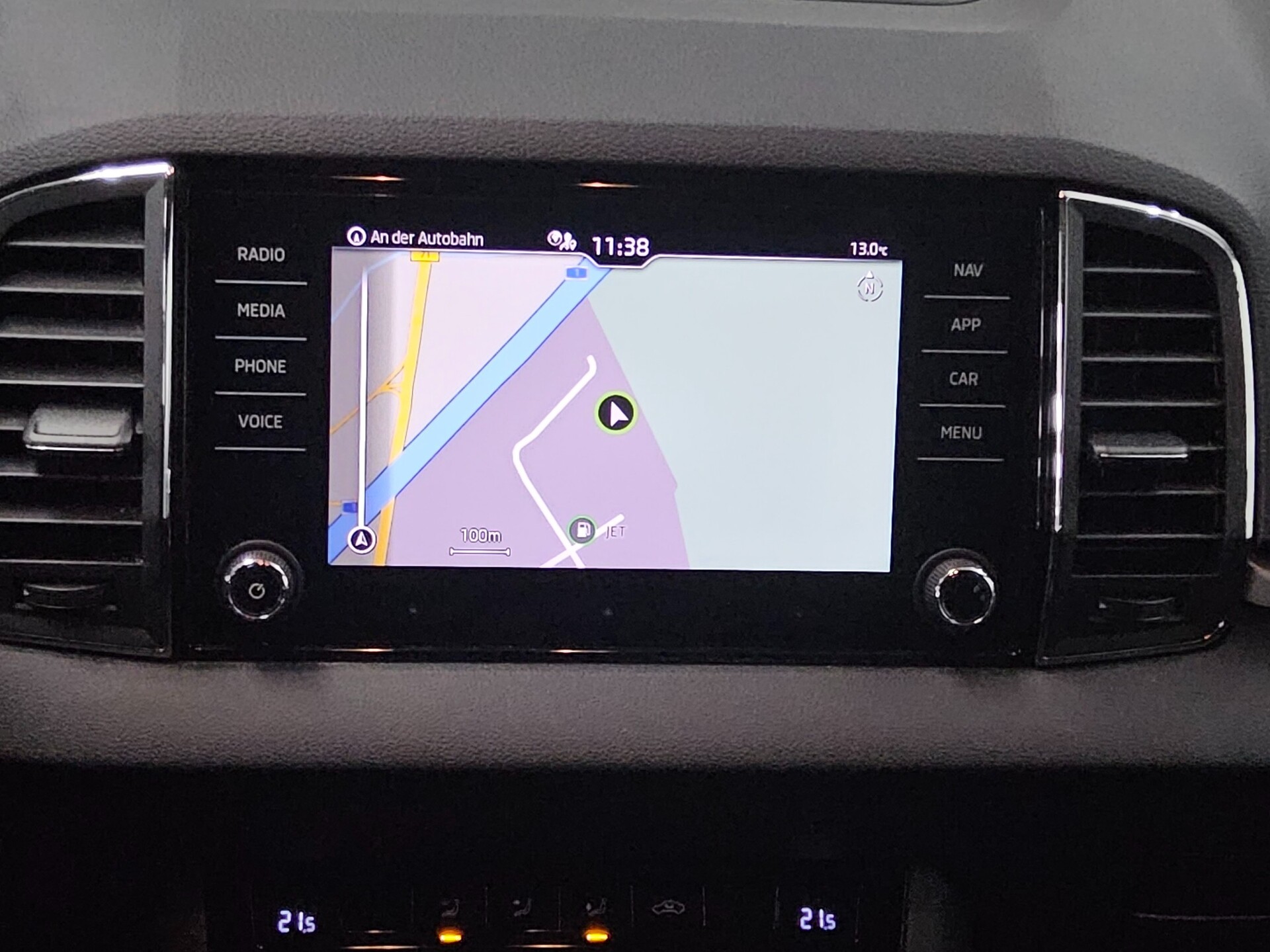 Skoda Karoq 2.0 TDI Ambition Navi LED ACC PDC 7