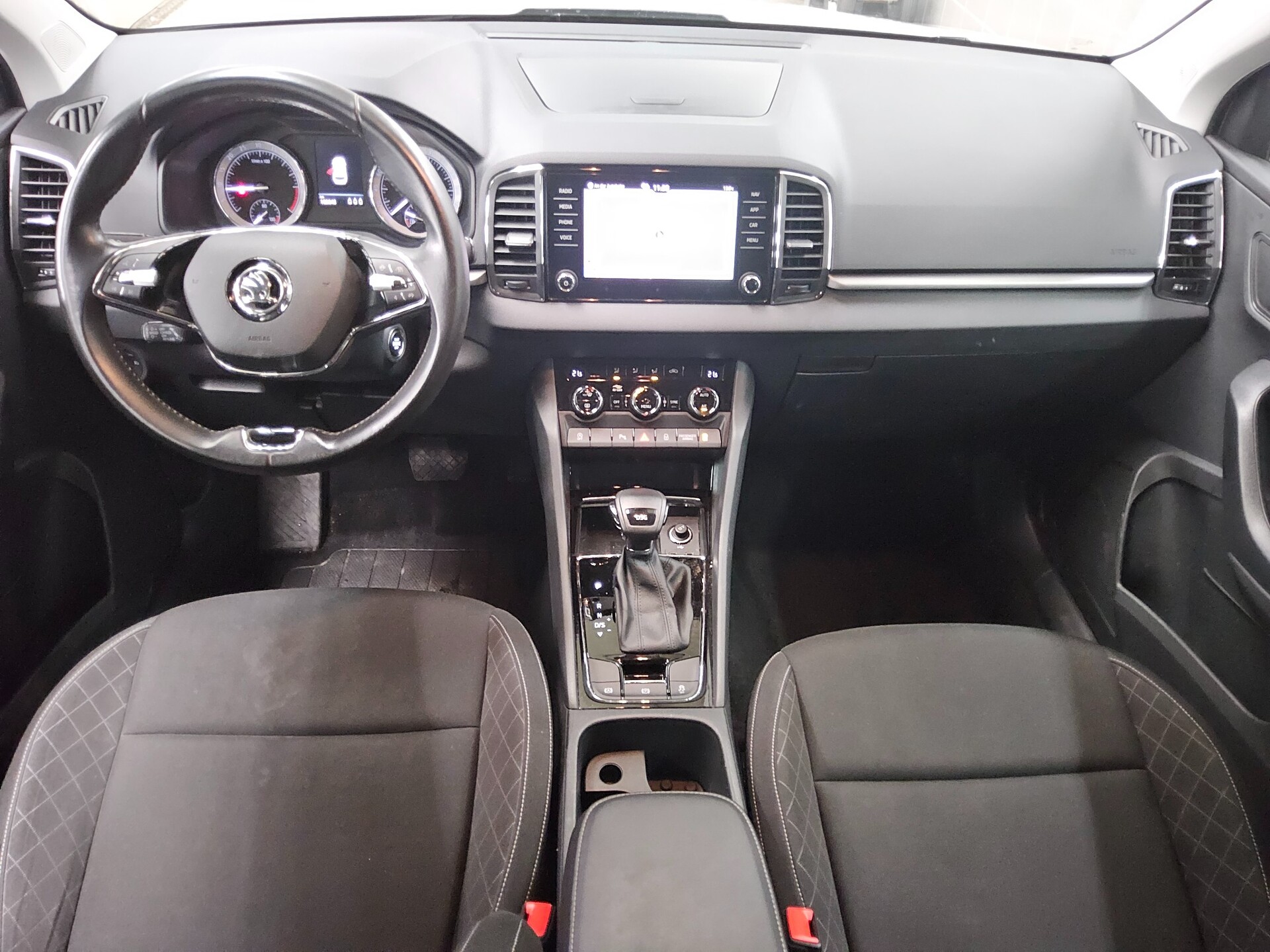 Skoda Karoq 2.0 TDI Ambition Navi LED ACC PDC 5