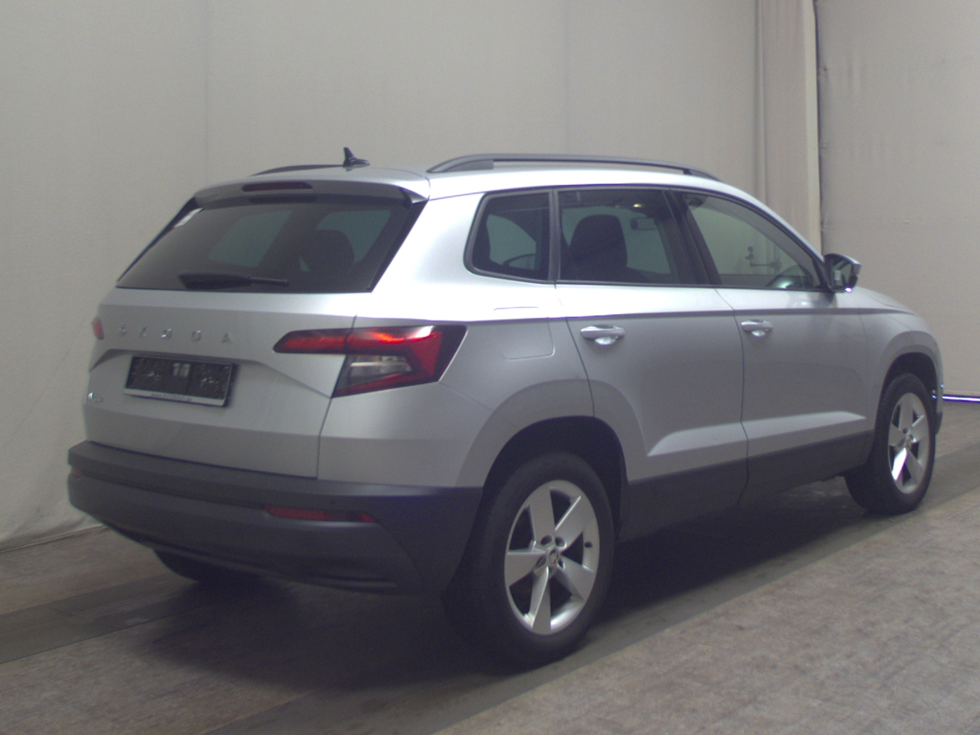 Skoda Karoq 2.0 TDI Ambition Navi LED ACC PDC 4