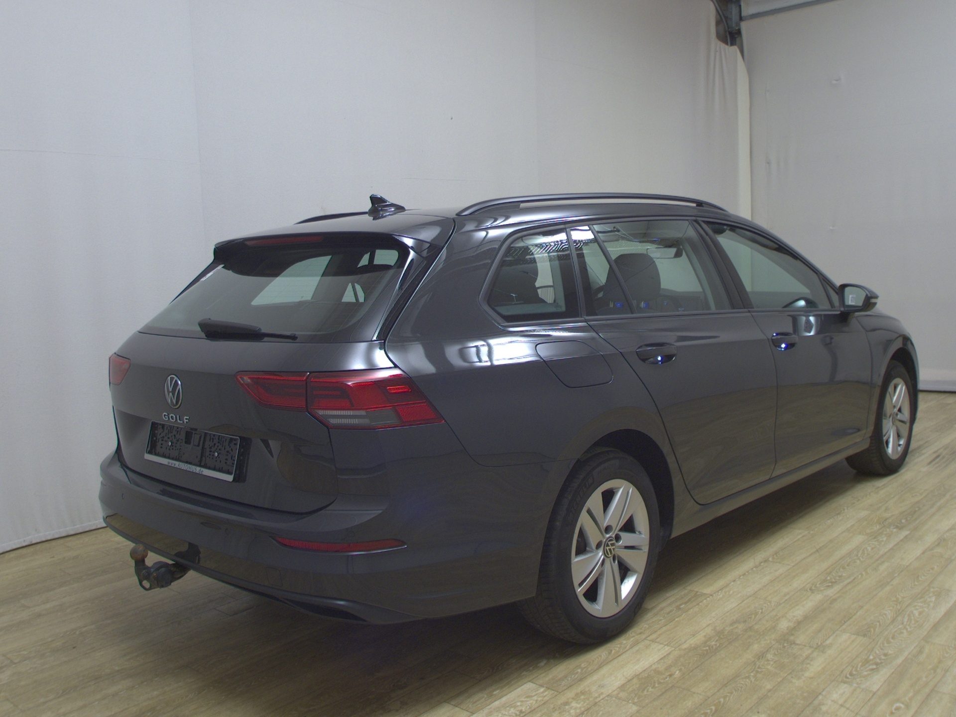 Volkswagen Golf-8 Var. 2.0 TDI Life Navi DC LED 4