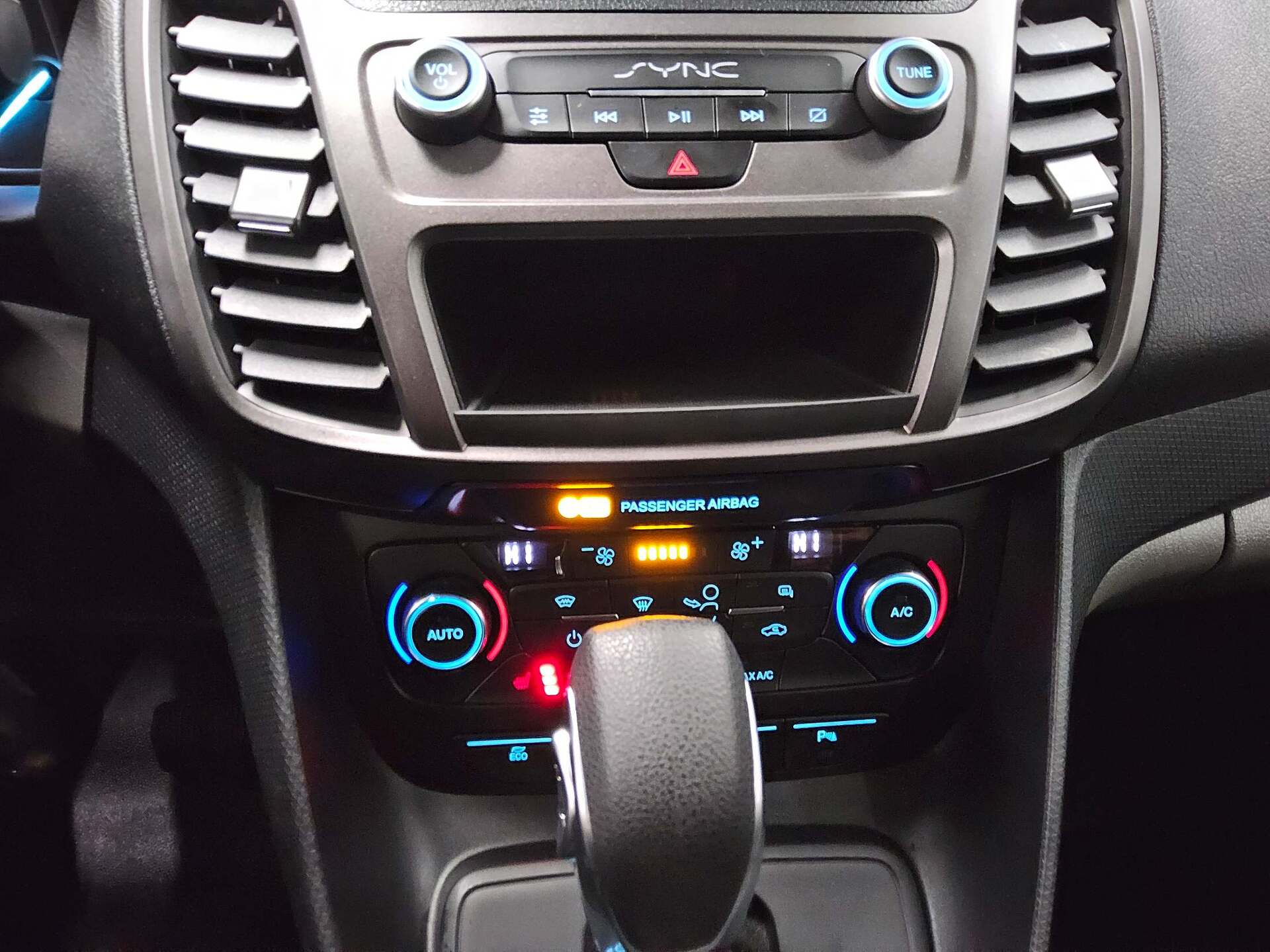 Ford Transit Connect 1.5 EB Trend Navi Xenon AHK RFK 6