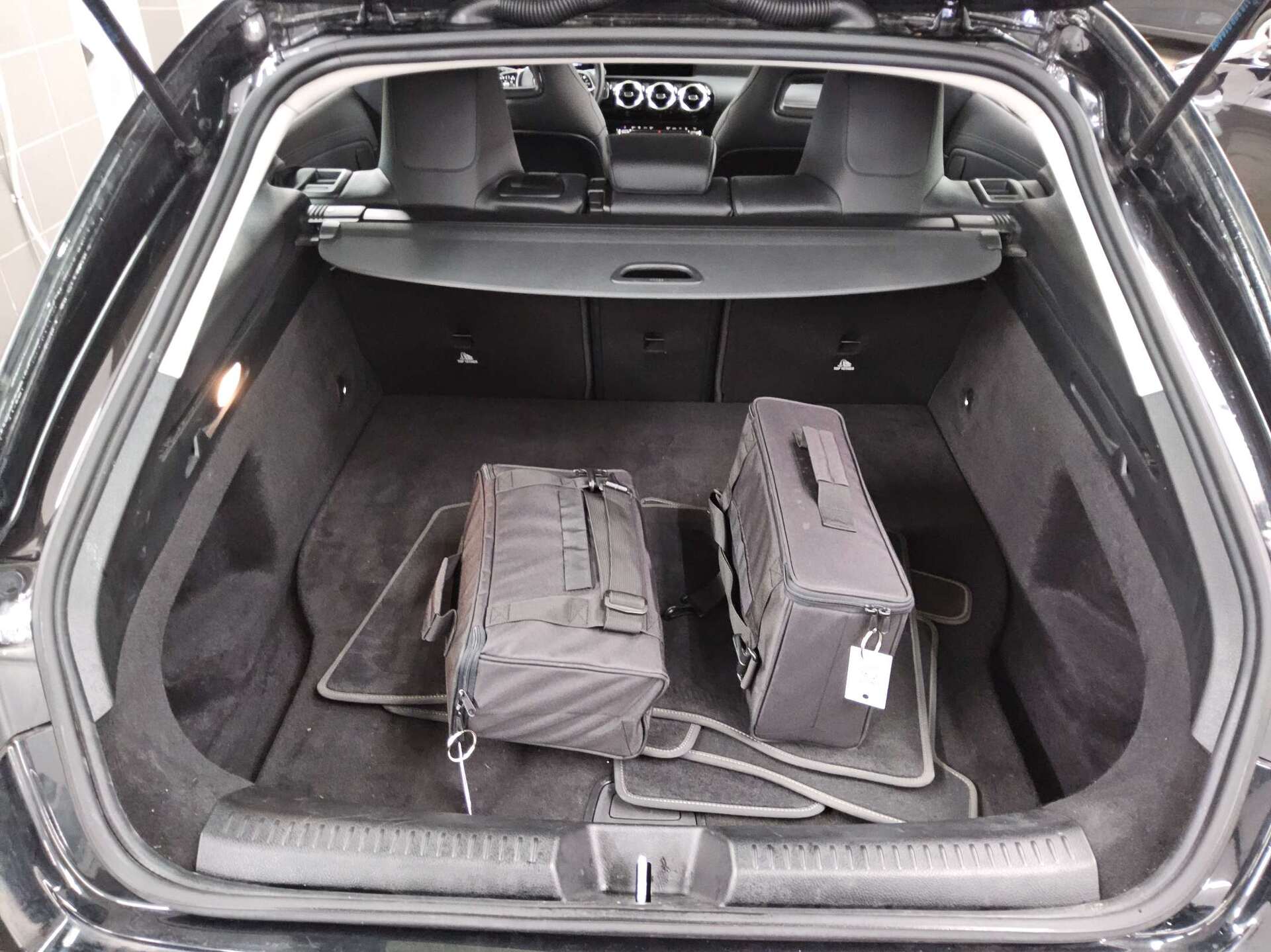 Mercedes-Benz CLA 250 Shooting Brake e Progressive Navi LED 12