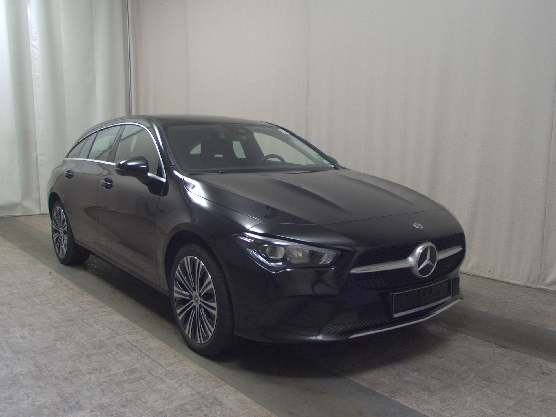 Mercedes-Benz CLA 250 Shooting Brake e Progressive Navi LED 3