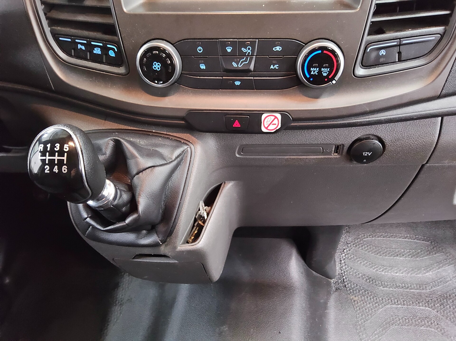 Ford Transit Custom 2.0 TDCi Trend L2H1 Klima PDC 6