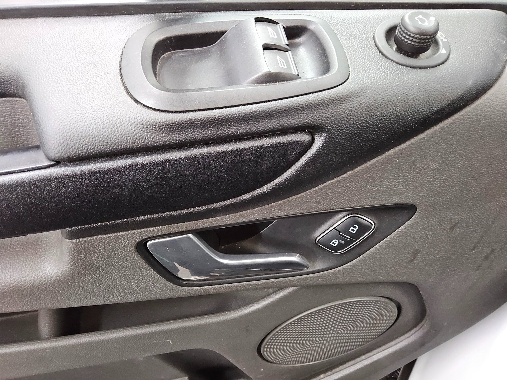 Ford Transit Custom 2.0 TDCi Trend L2H1 Klima PDC 9