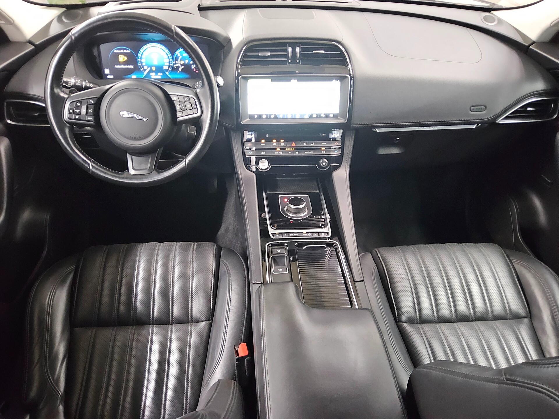 Jaguar F-Pace 30D AWD Leder Navi Xenon HuD RfK Sound 5