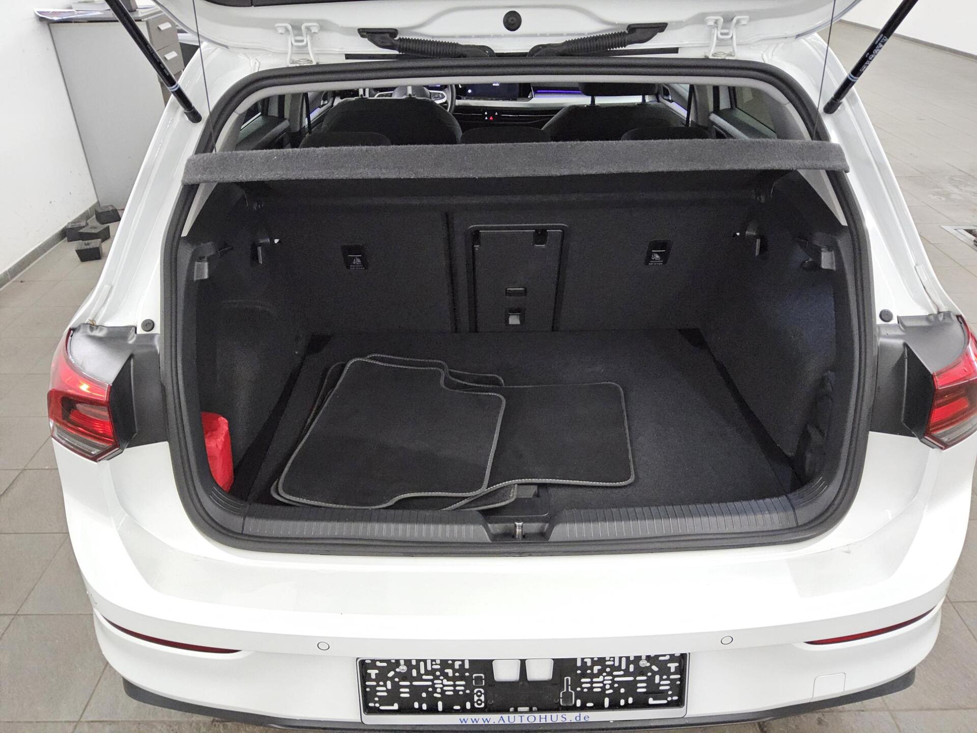 Volkswagen Golf-8 2.0 TDI Life Navi LED AID Kamera ACC SHZ 12