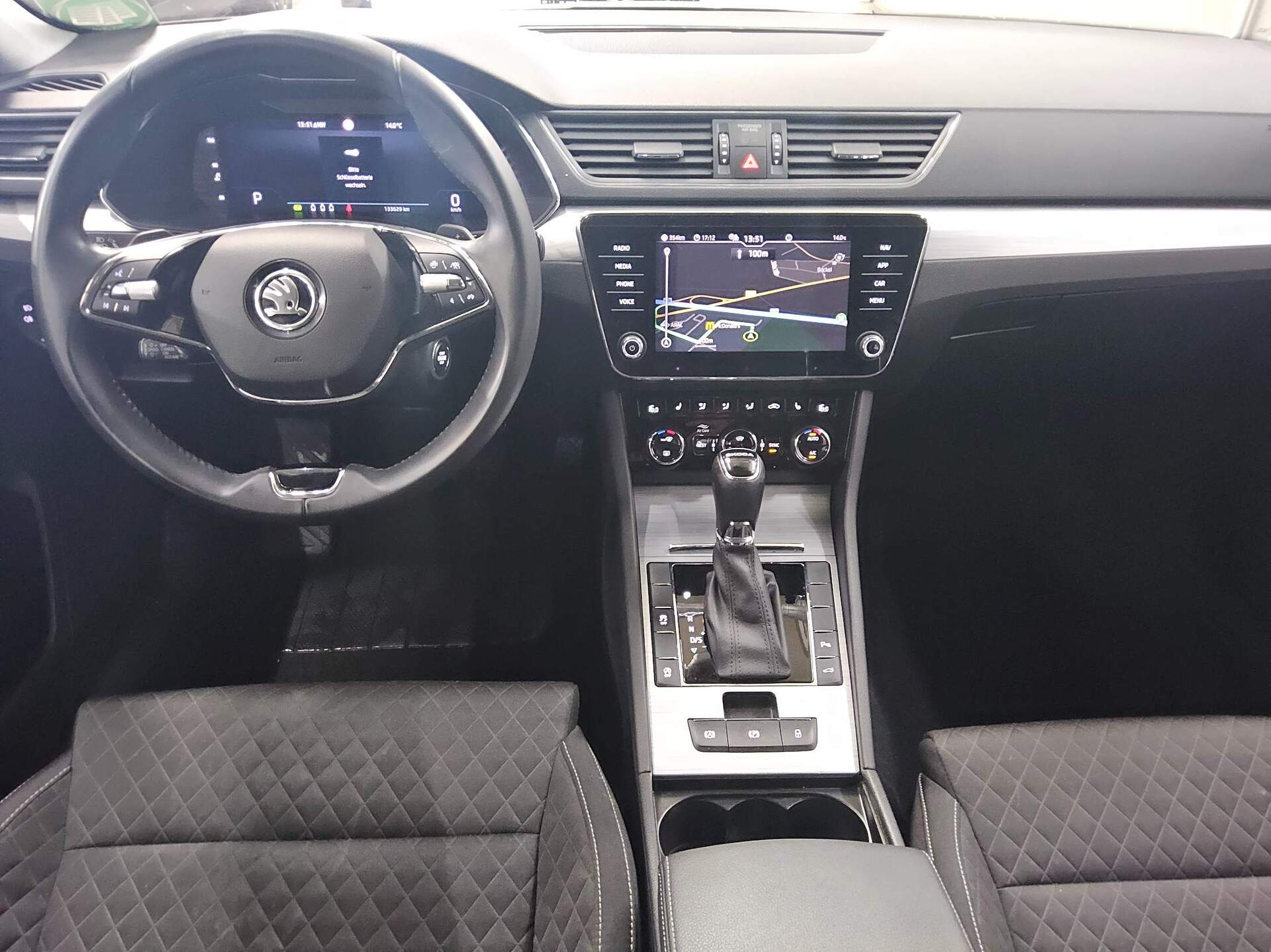 Skoda Superb Kombi 2.0 TDI Ambition Navi LED AID ACC 5