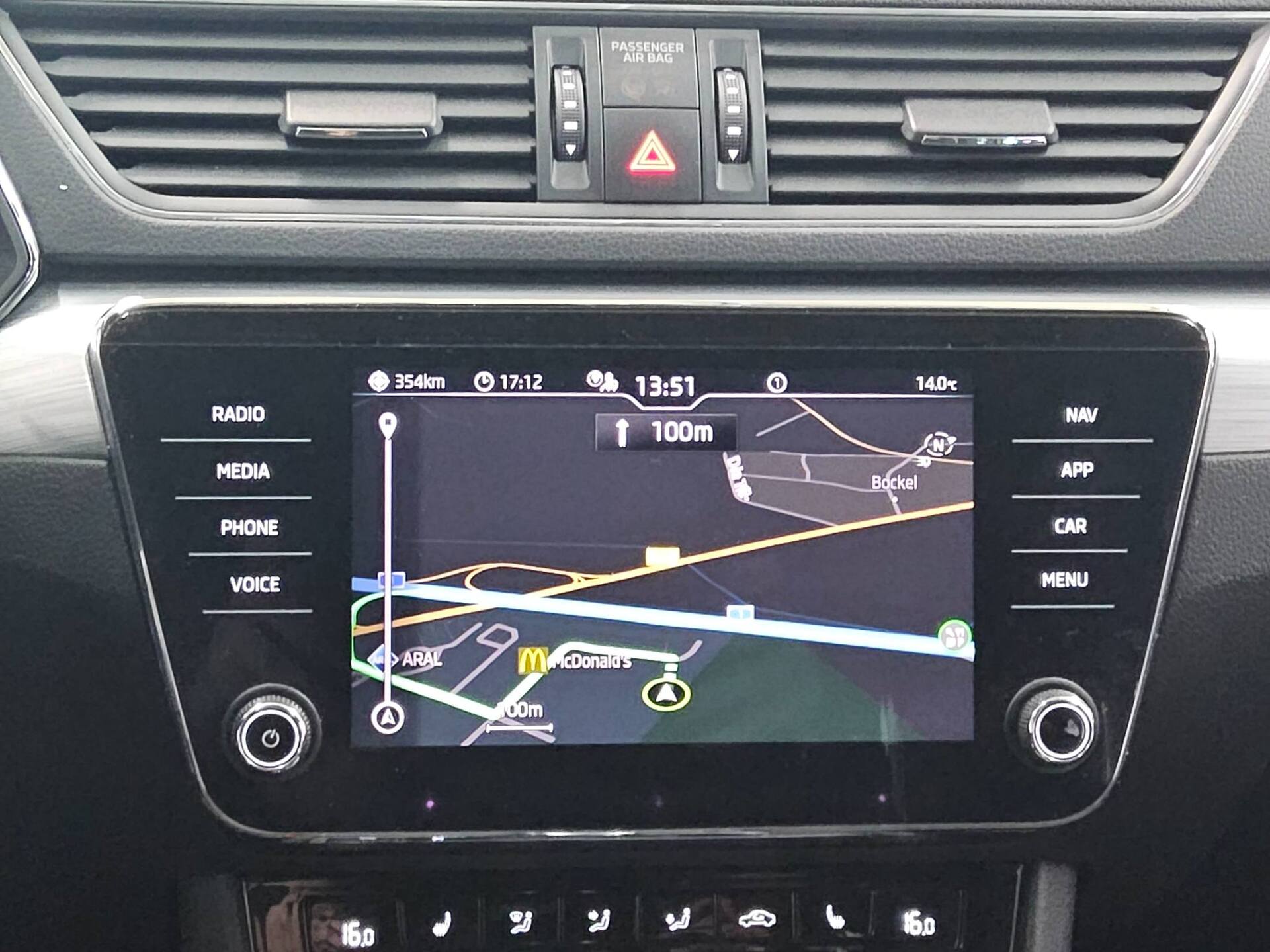 Skoda Superb Kombi 2.0 TDI Ambition Navi LED AID ACC 7