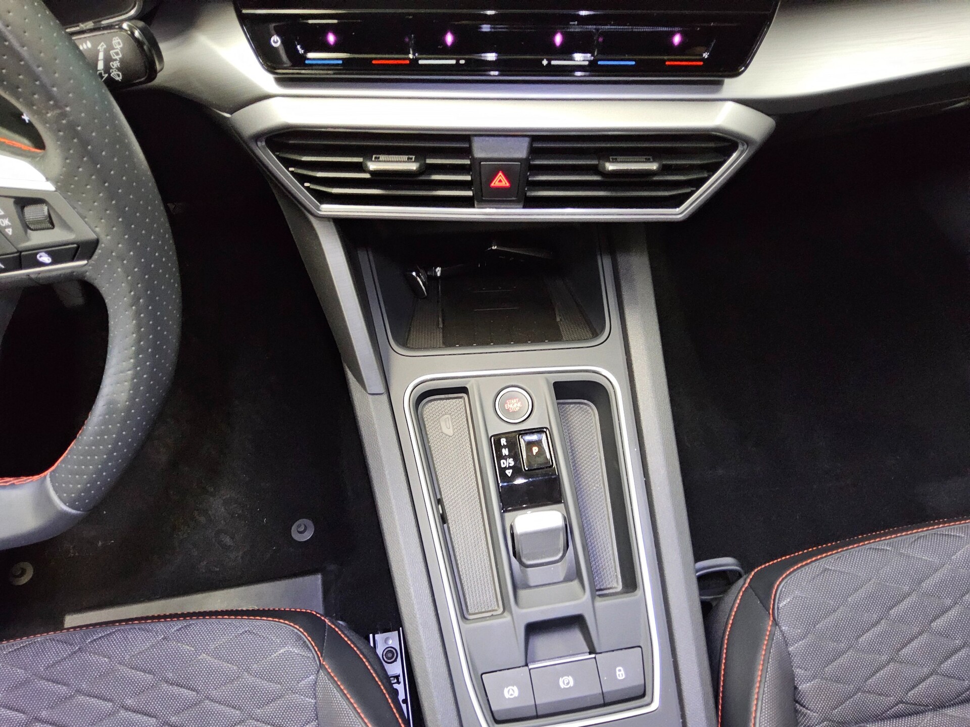 Seat Leon 2.0 TDI FR-Line T-Leder Navi LED ACC StHzg 6