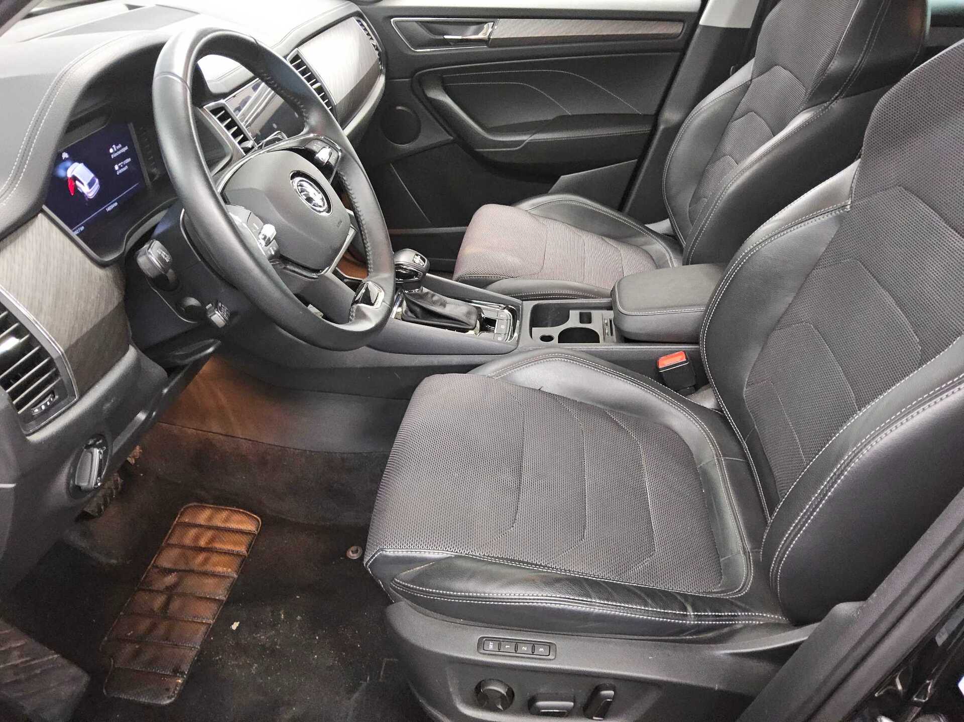 Skoda Kodiaq 2.0 TDI Style T-Leder Navi LED vc ACC PDC 9