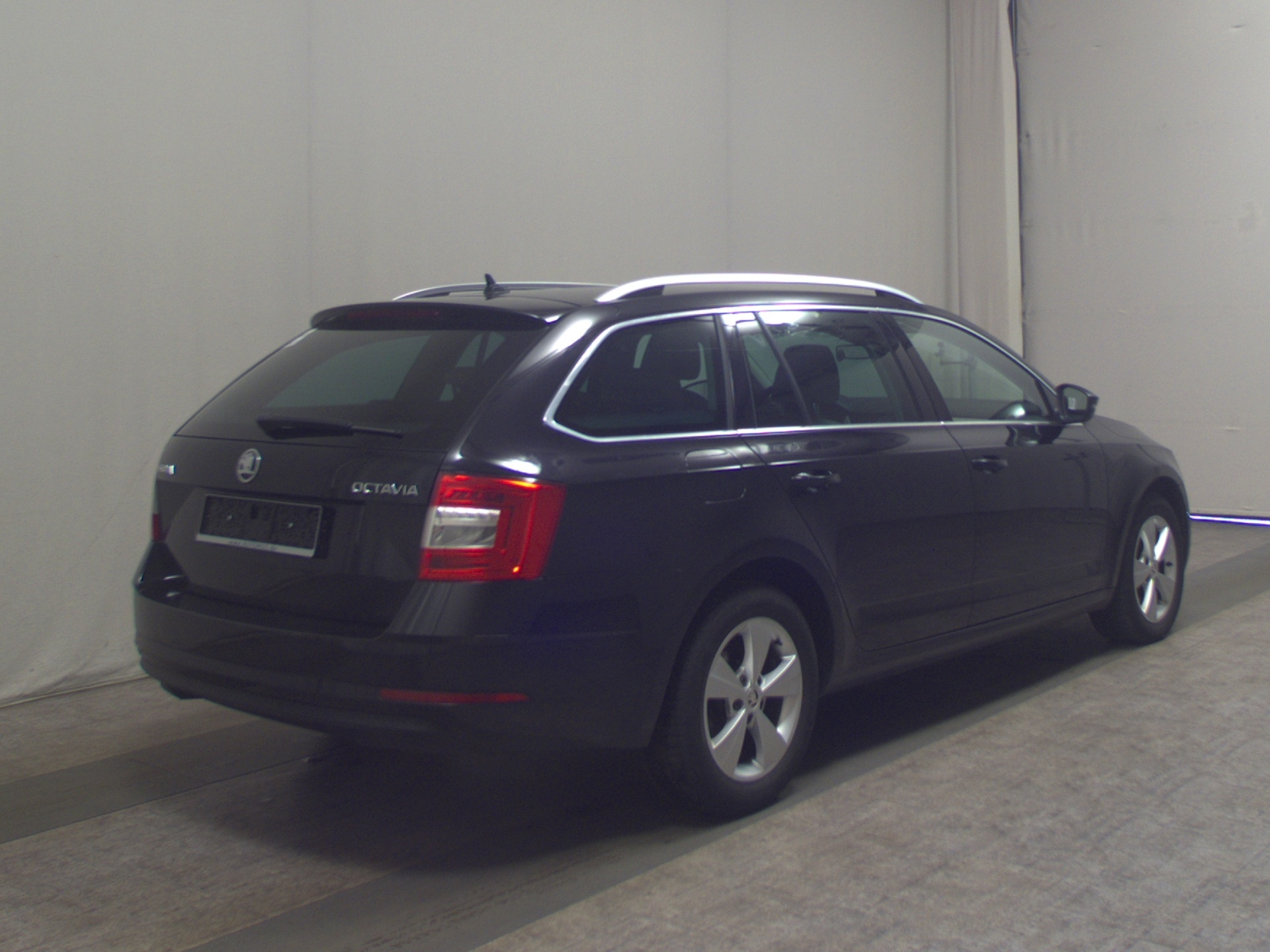 Skoda Octavia Kombi 2.0 TDI Style T-Leder Navi ACC PDC 4