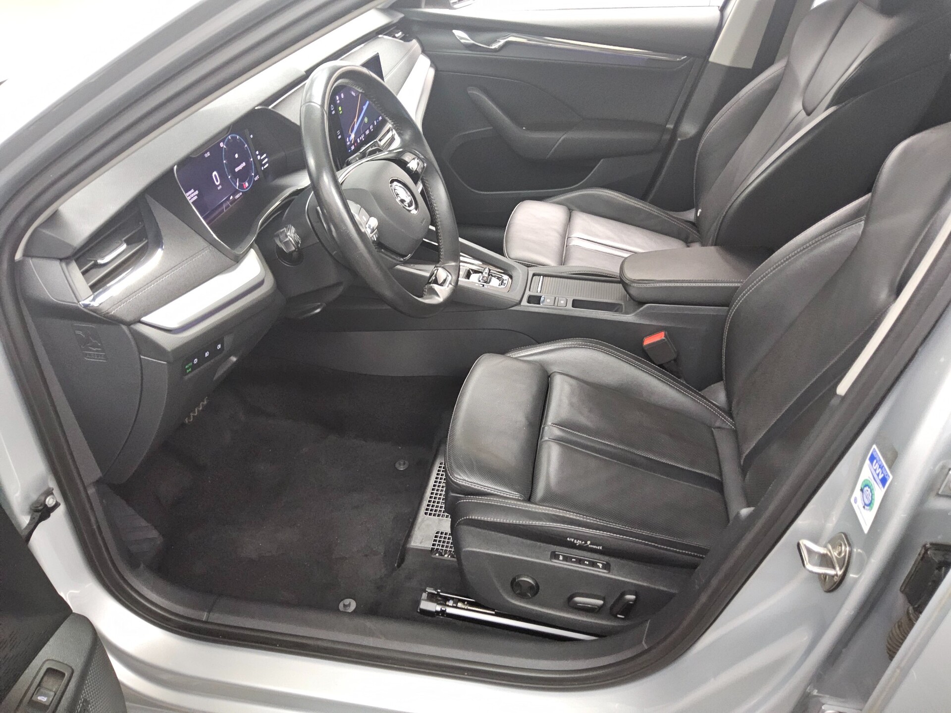 Skoda Octavia Kombi 2.0 TDI Style Leder Nav LED vc RFK 9