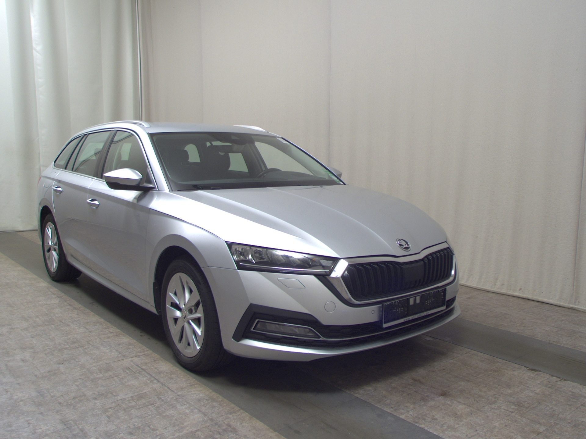 Skoda Octavia Kombi 2.0 TDI Style Leder Nav LED vc RFK 3